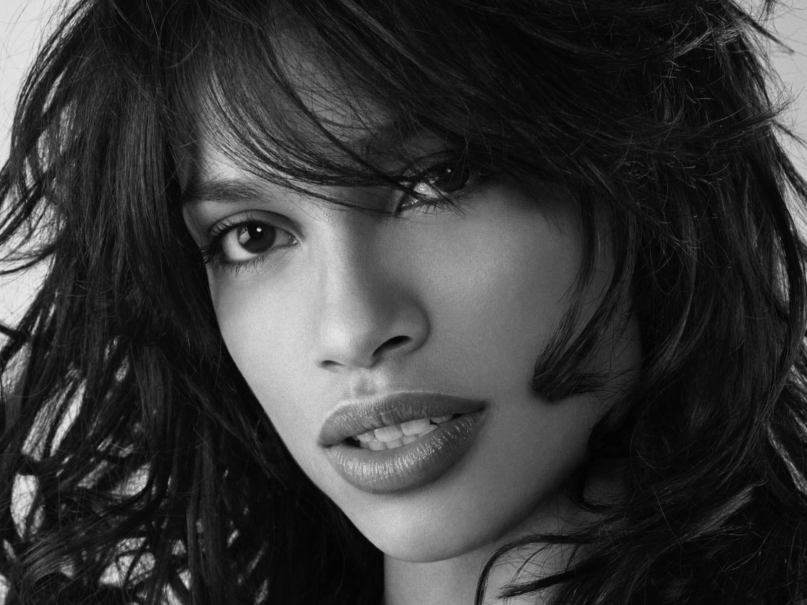 Rosario Dawson HD Wallpaper