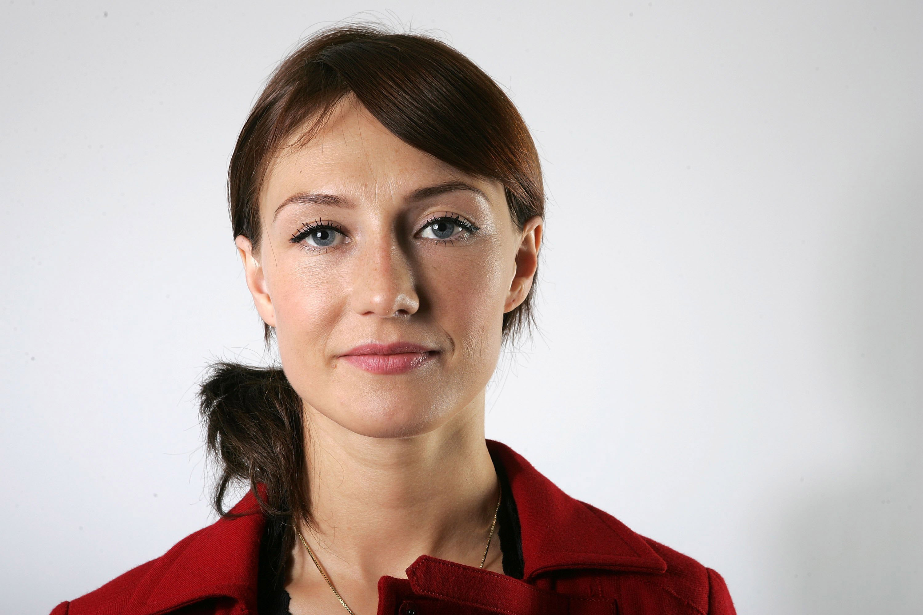 Carice van Houten HD Wallpaper