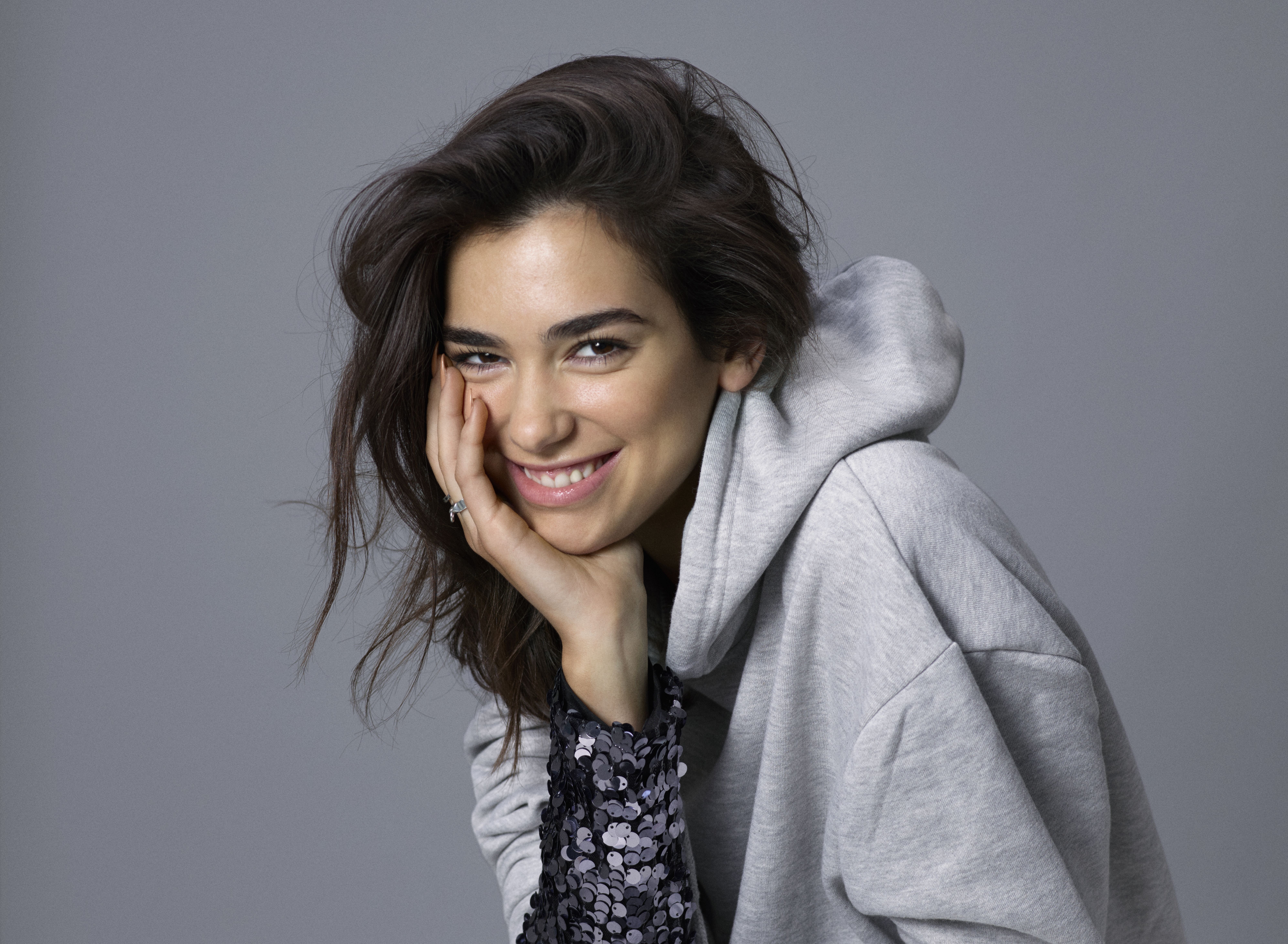 Dua Lipa HD Wallpaper