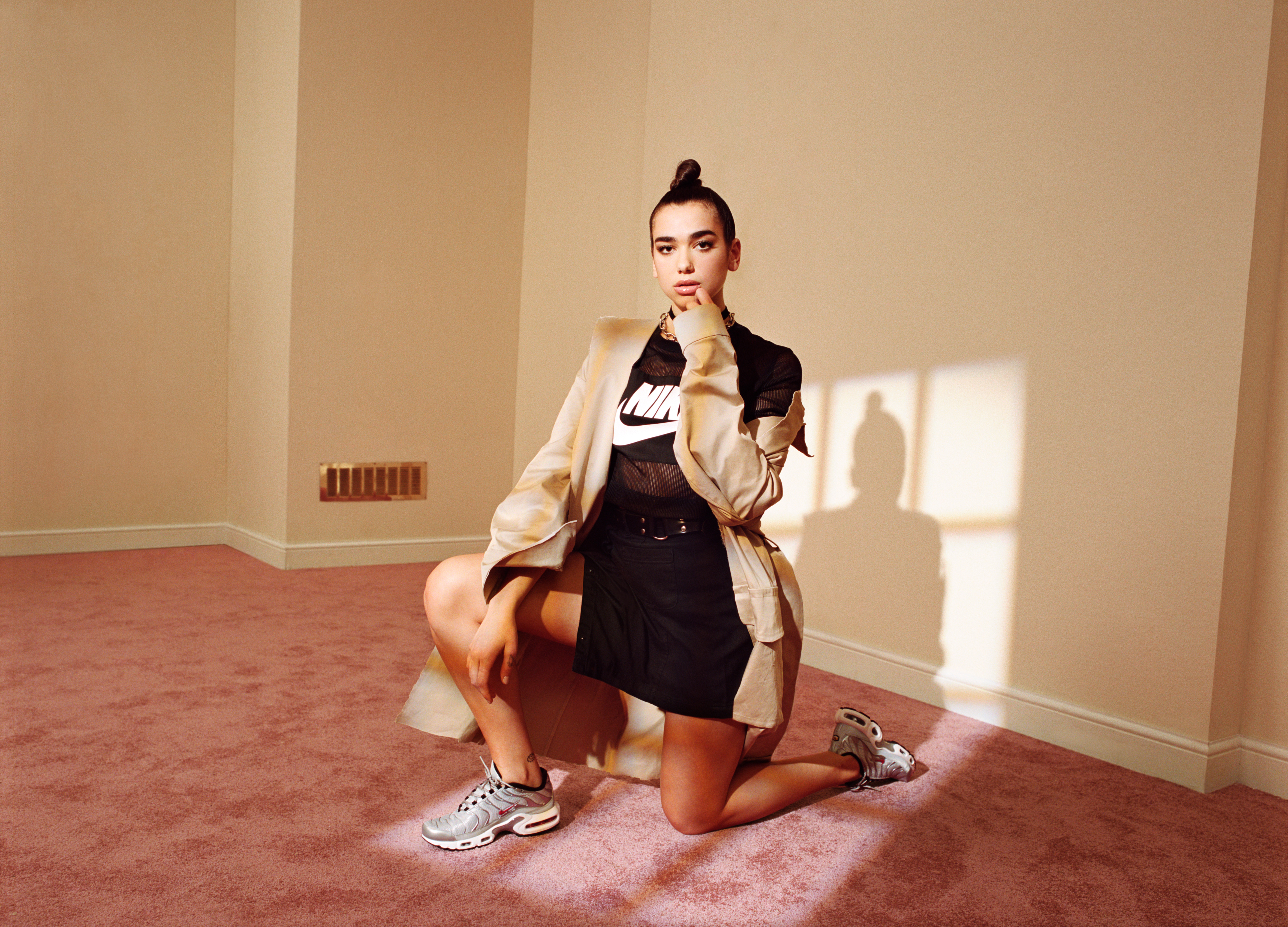Dua Lipa wearing Nike HD Wallpaper