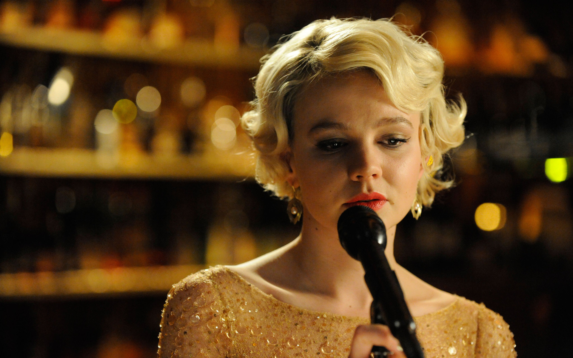Carey Mulligan singing into a microphone HD Wallpaper