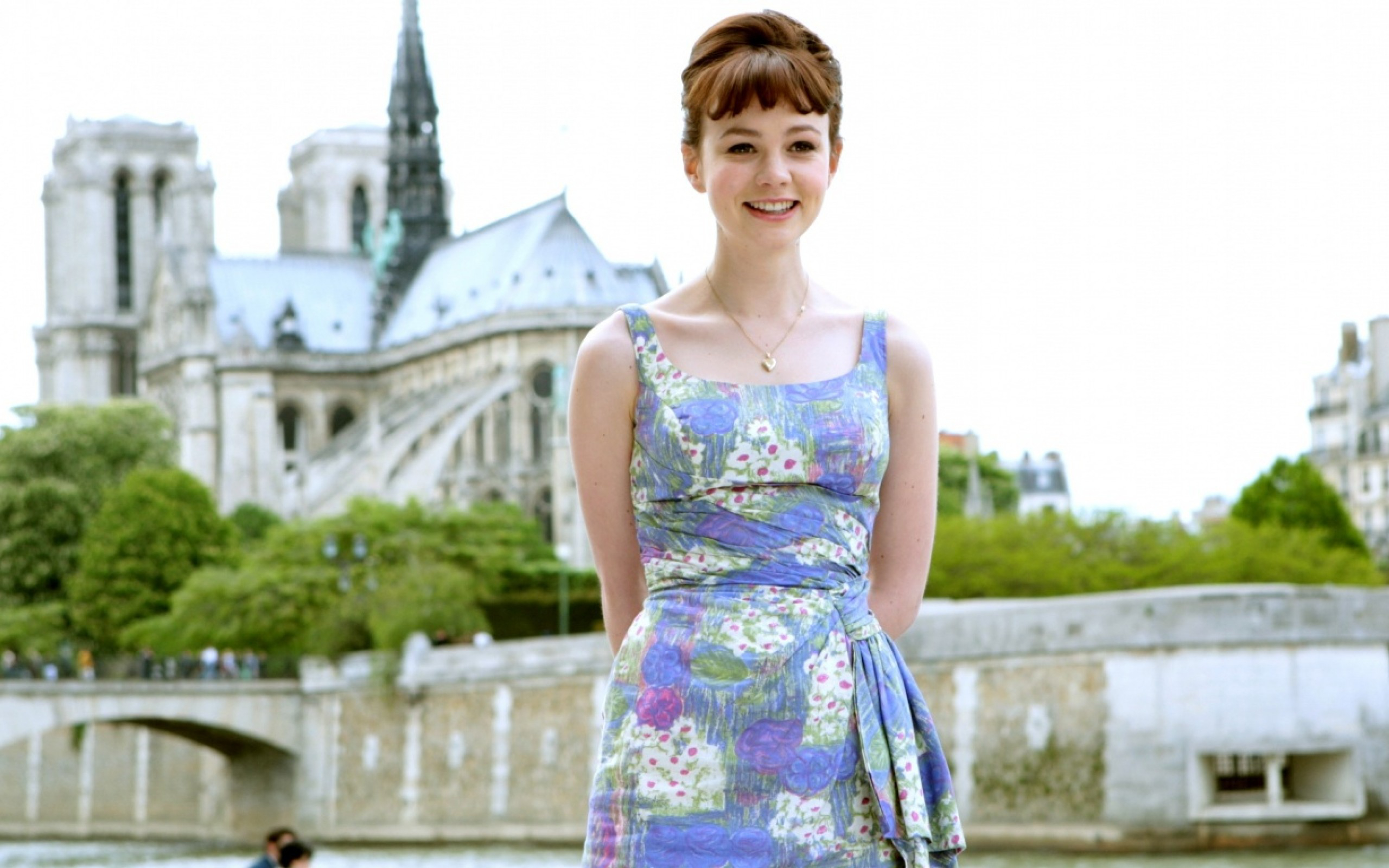 Carey Mulligan in Paris HD Wallpaper
