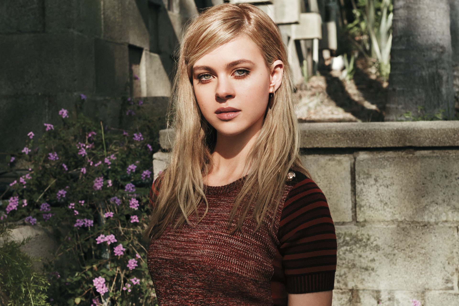 Nicola Peltz HD Wallpaper