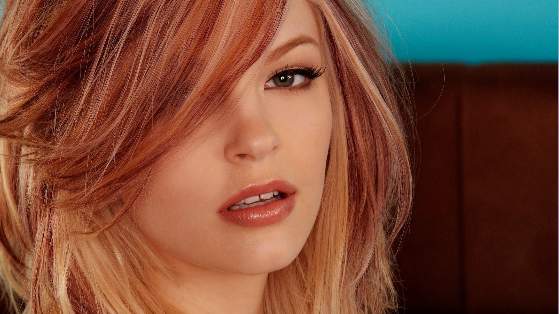 Woman with red and blonde hair HD Wallpaper