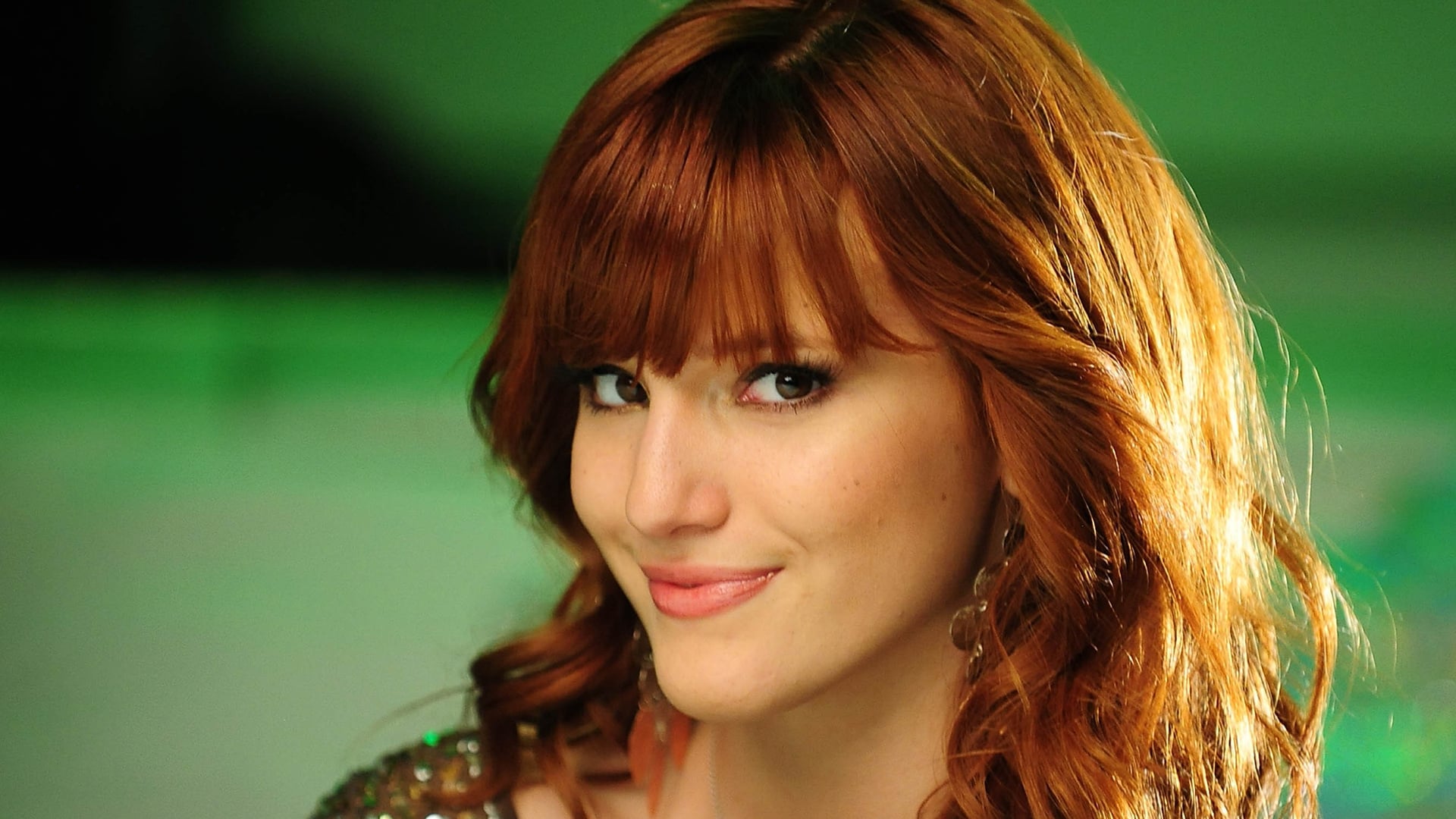 Bella Thorne HD Wallpaper