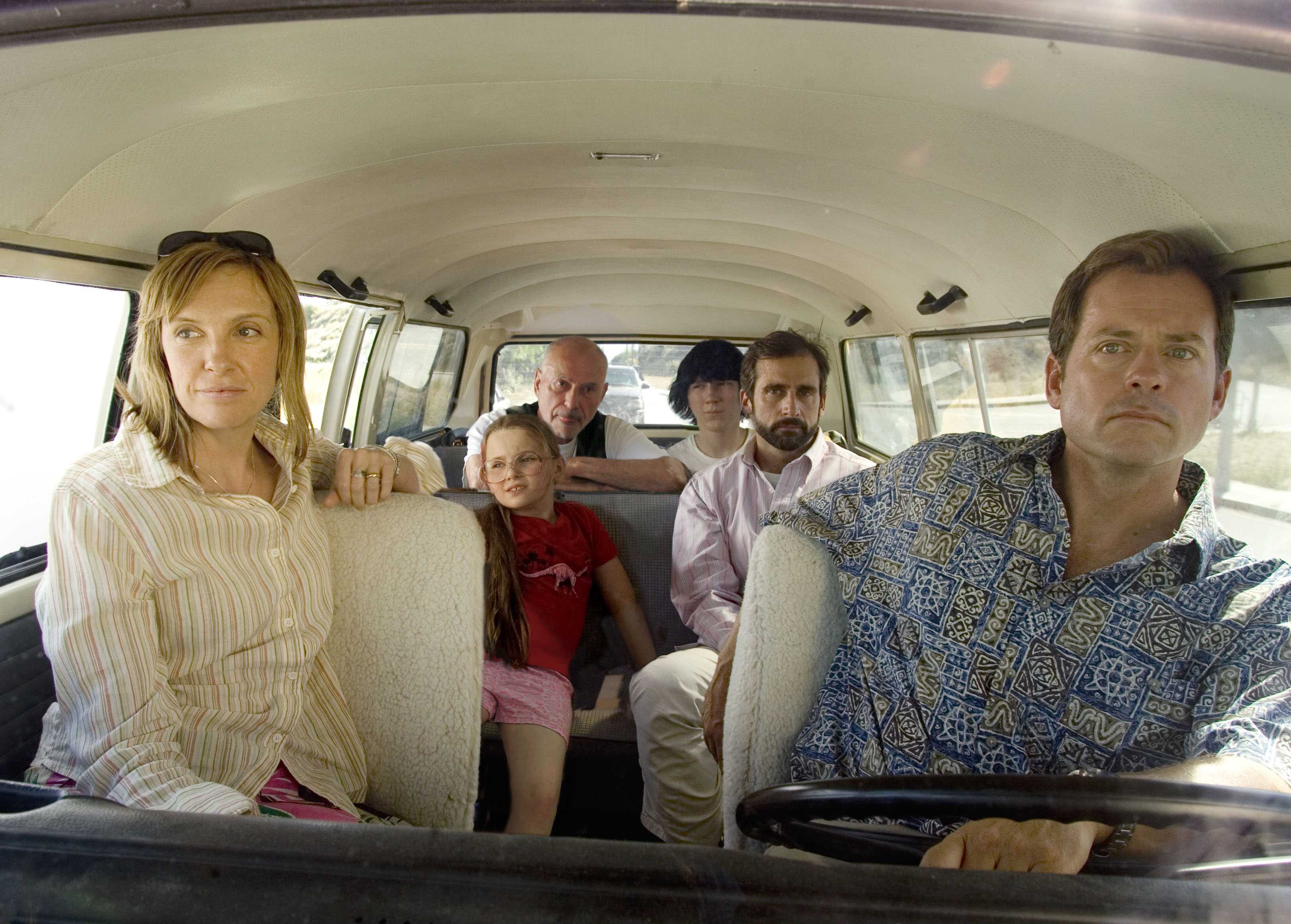 Little Miss Sunshine cast in a van HD Wallpaper