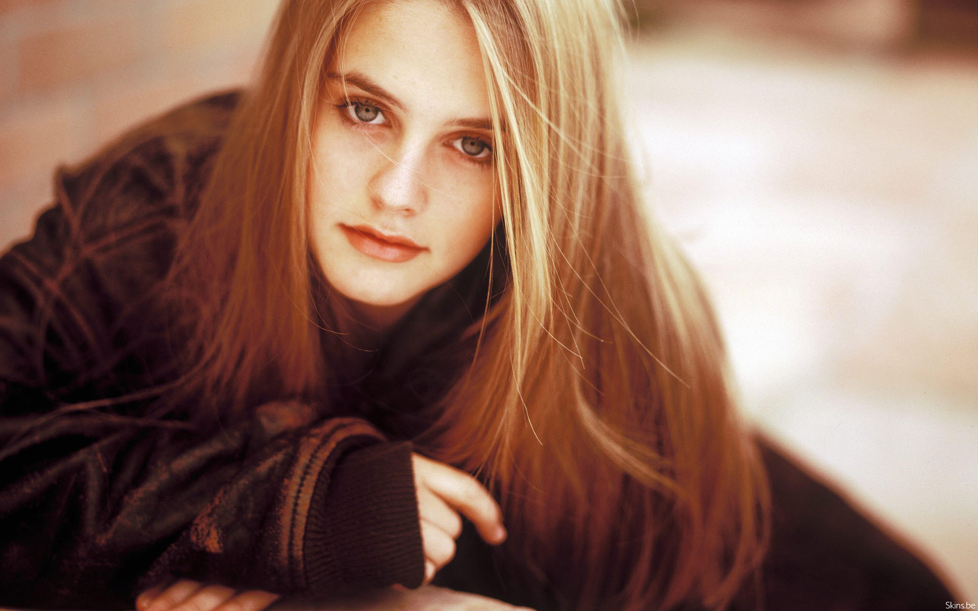 Alicia Silverstone HD Wallpaper