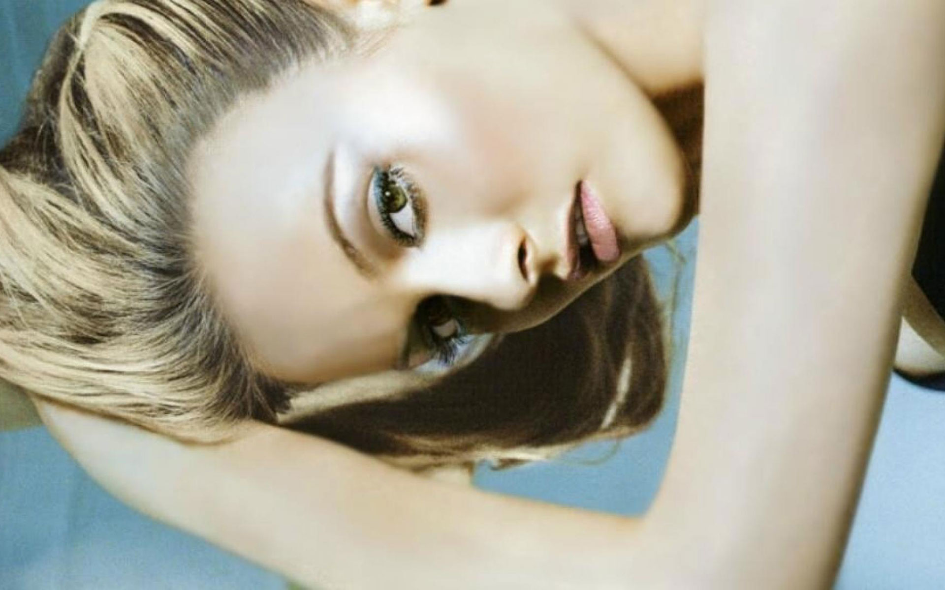 Alicia Silverstone HD Wallpaper