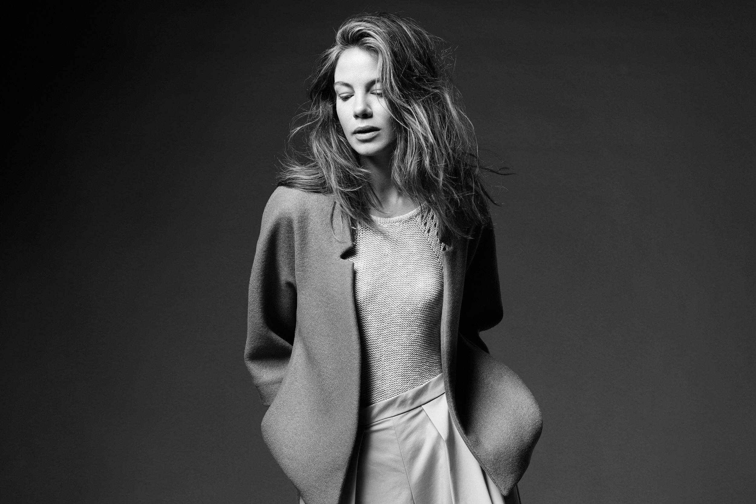 Michelle Monaghan in a fashion shoot HD Wallpaper