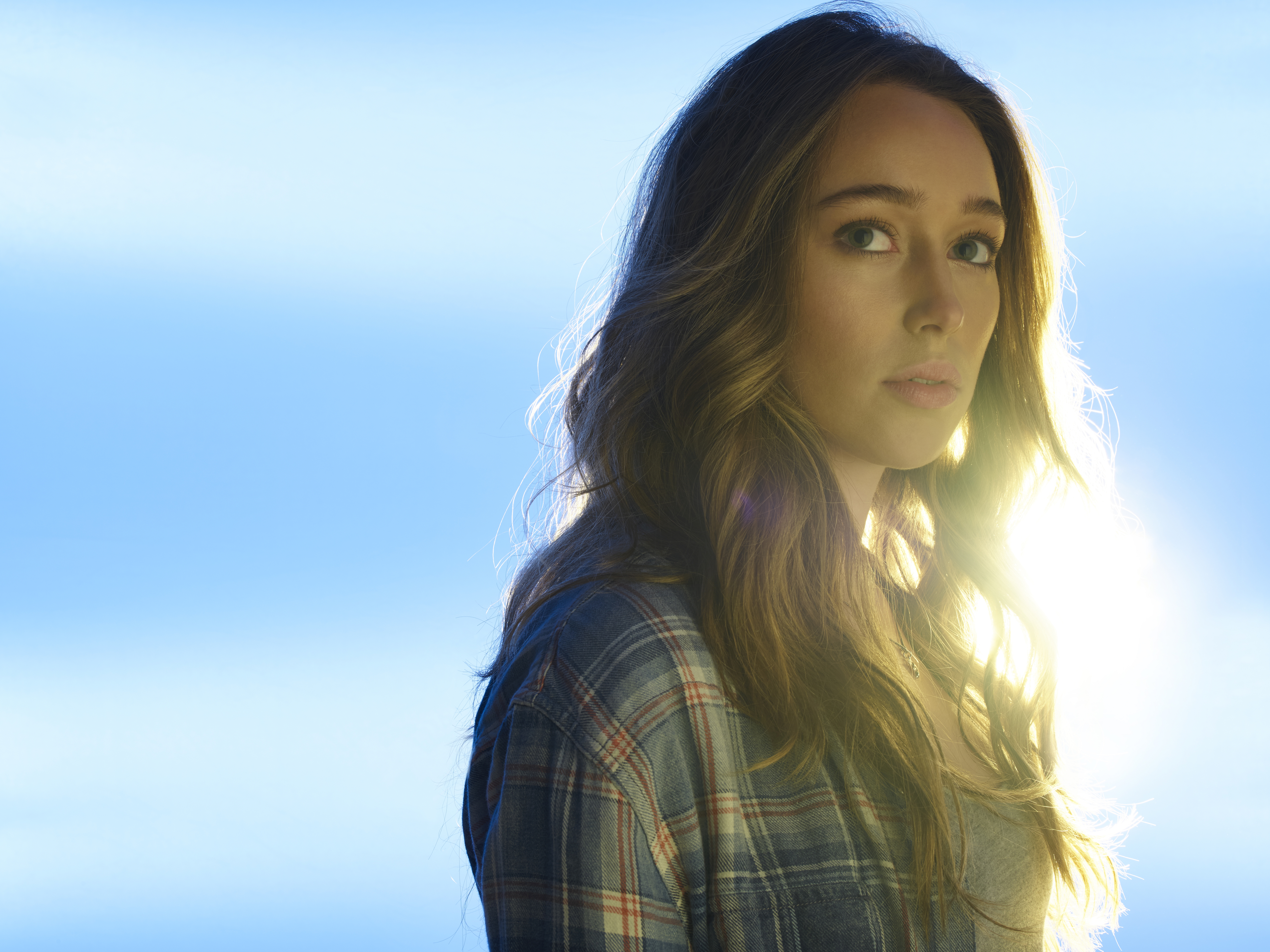 Alycia Debnam-Carey in sunlight HD Wallpaper