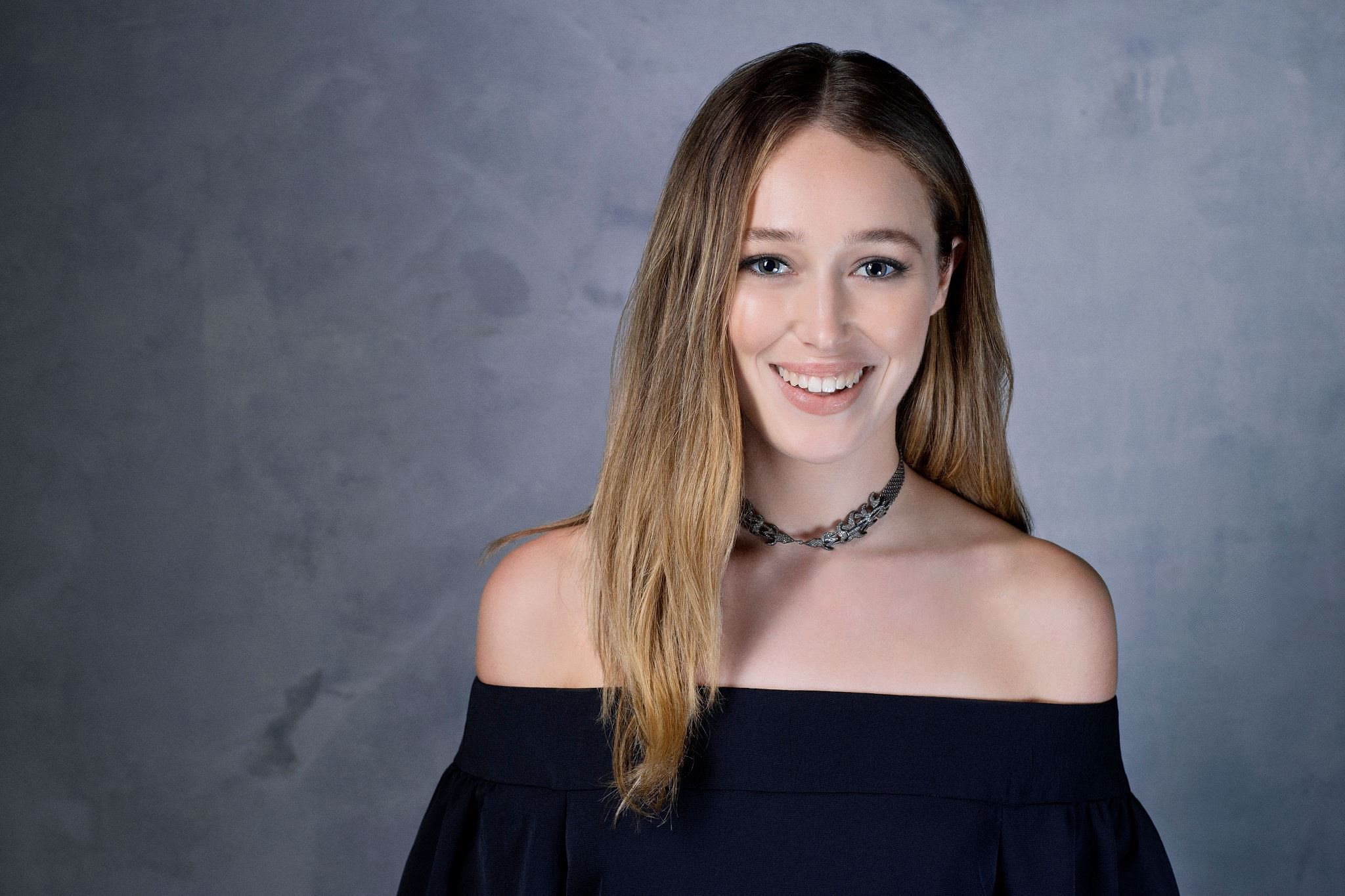 Alycia Debnam-Carey HD Wallpaper