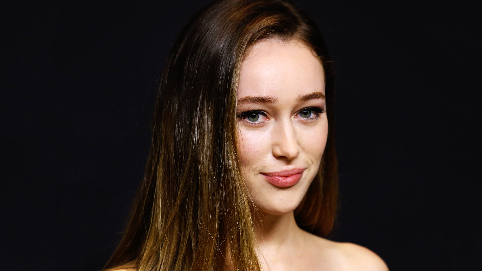 Alycia Debnam-Carey HD Wallpaper