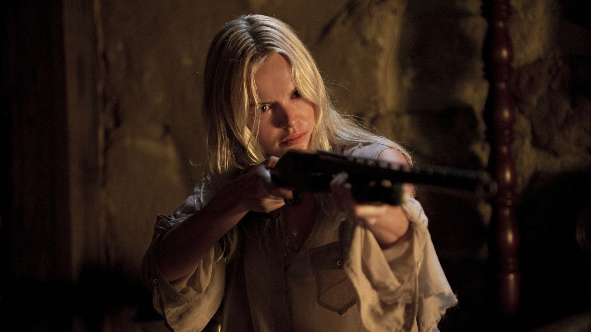 Kate Bosworth holding a shotgun HD Wallpaper