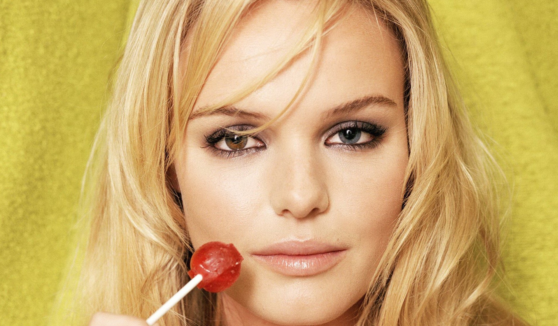 Kate Bosworth with a lollipop HD Wallpaper