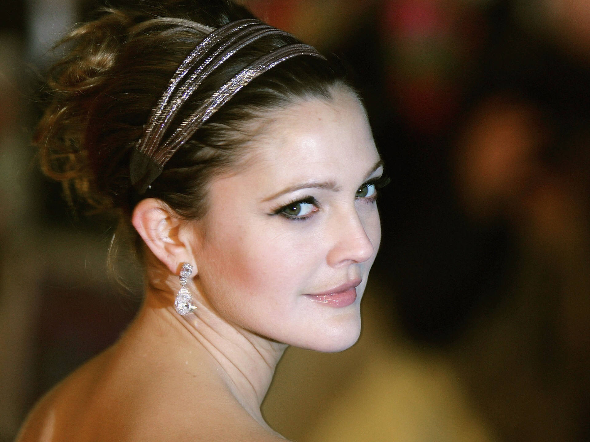 Drew Barrymore HD Wallpaper
