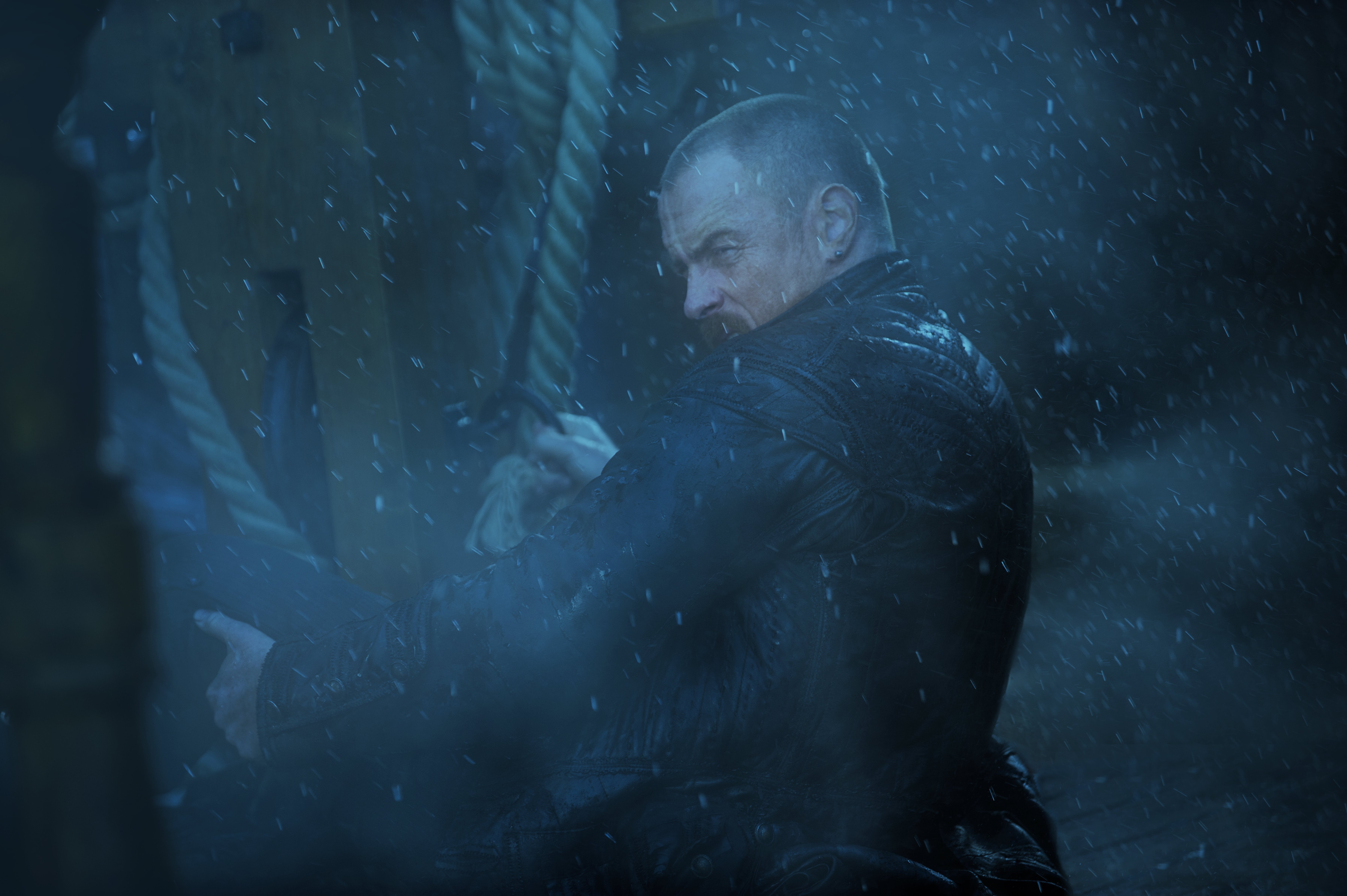 Toby Stephens in the rain HD Wallpaper