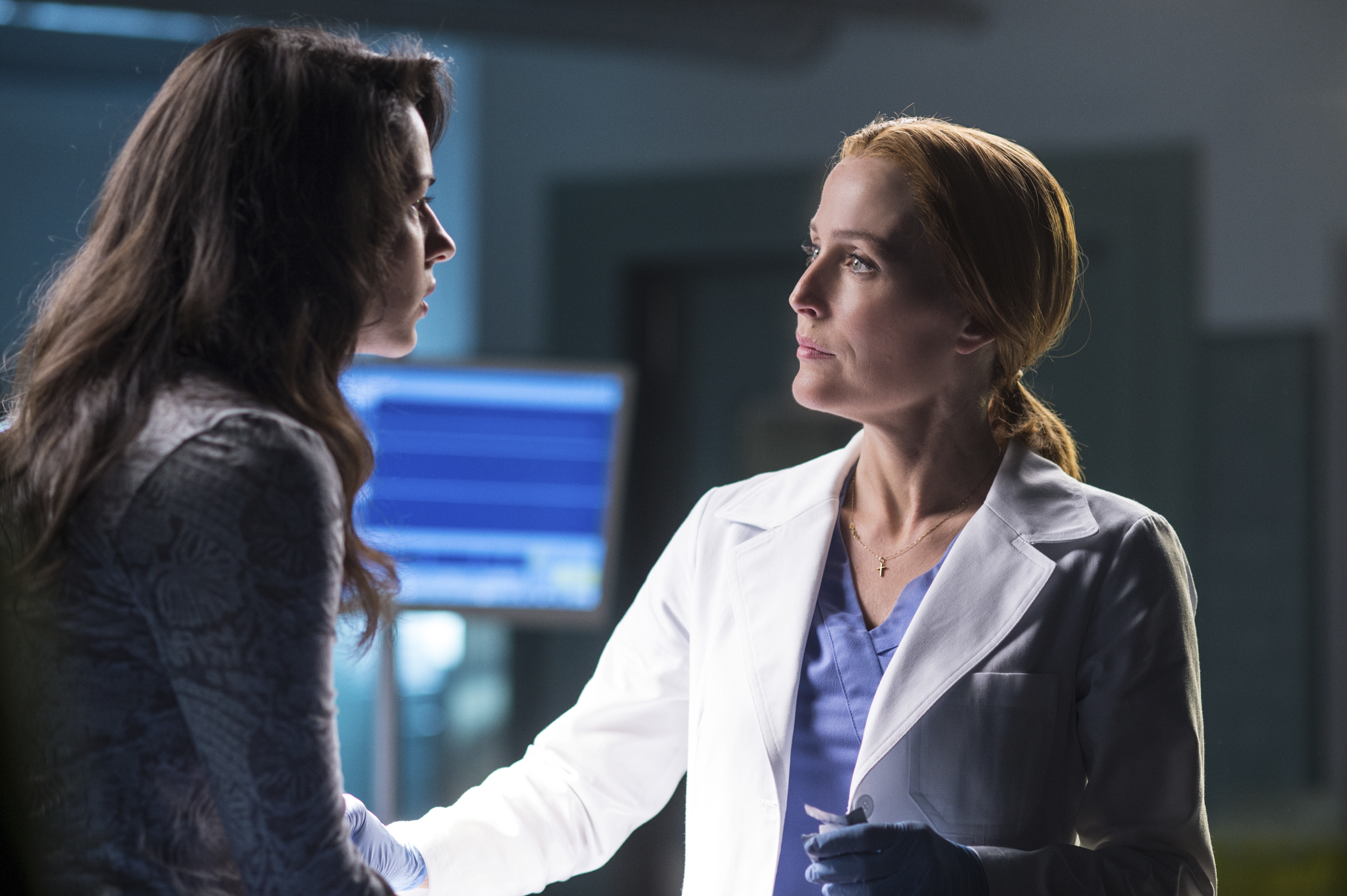 Gillian Anderson in a lab coat HD Wallpaper