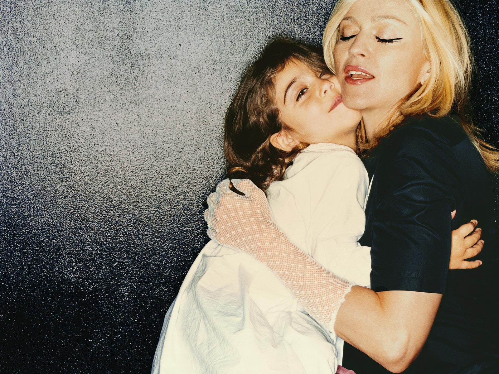 Madonna and child embracing HD Wallpaper