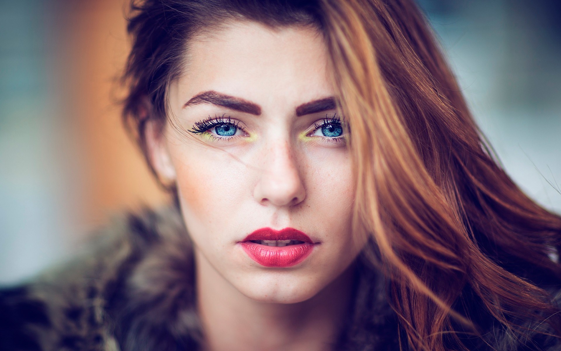 Woman with blue eyes and red lipstick HD Wallpaper