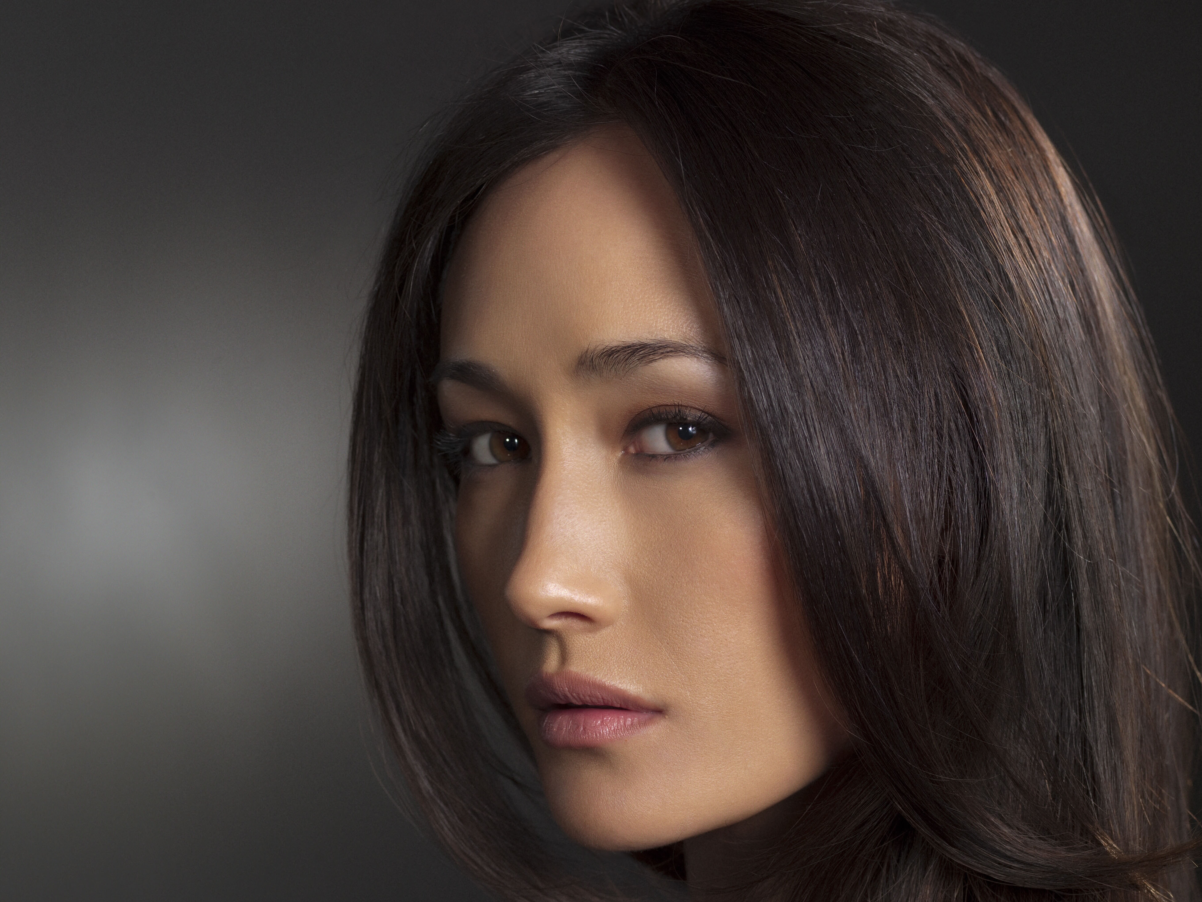 Maggie Q portrait HD Wallpaper