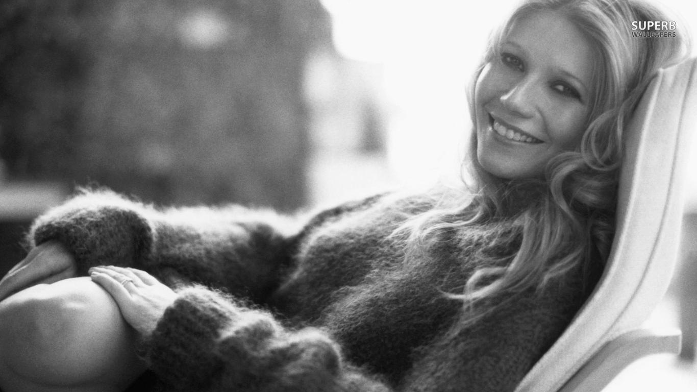 Gwyneth Paltrow in a sweater HD Wallpaper