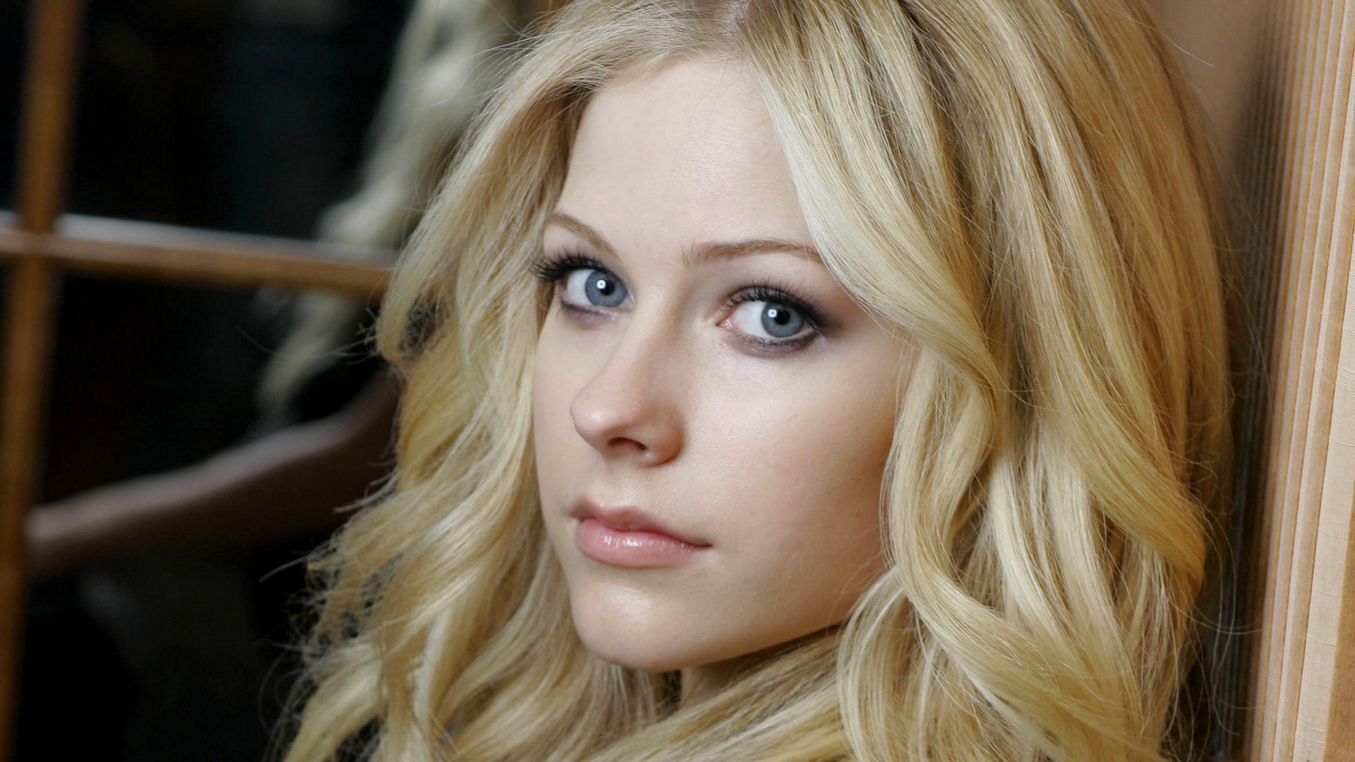 Avril Lavigne HD Wallpaper