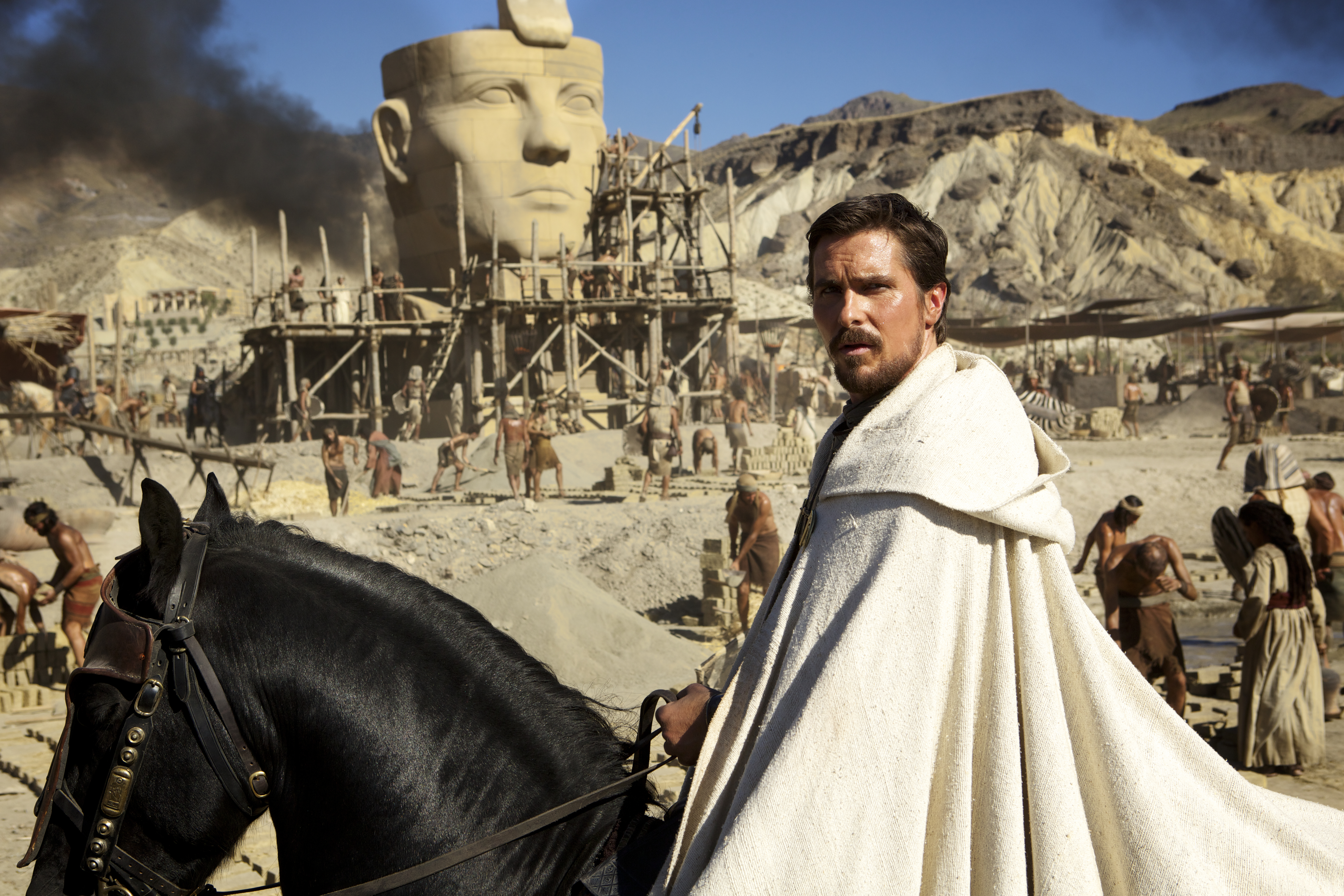 Christian Bale as Moses in Exodus: Gods and Kings HD Wallpaper