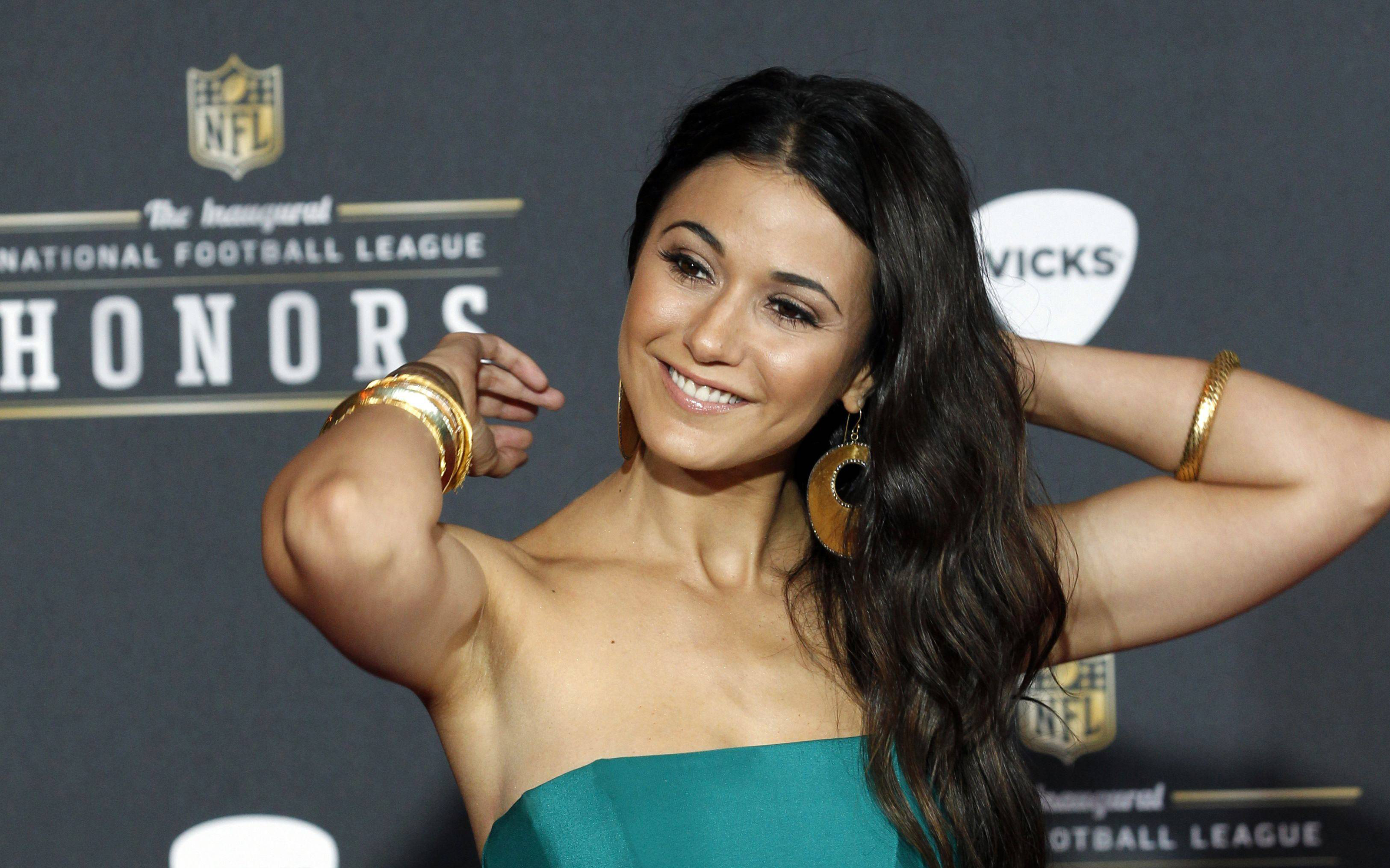 Emmanuelle Chriqui at NFL Honors HD Wallpaper