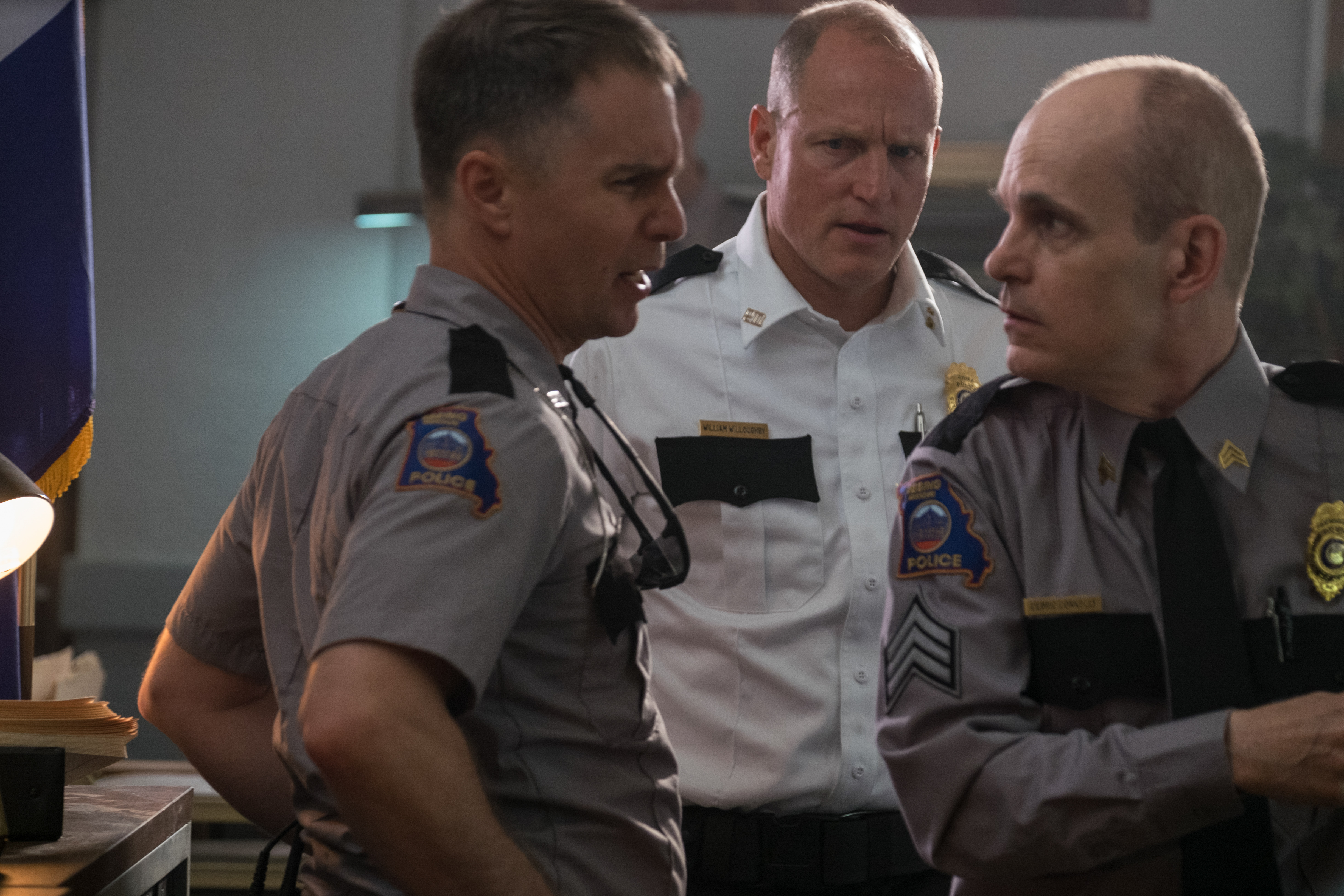 Sam Rockwell and two police officers HD Wallpaper