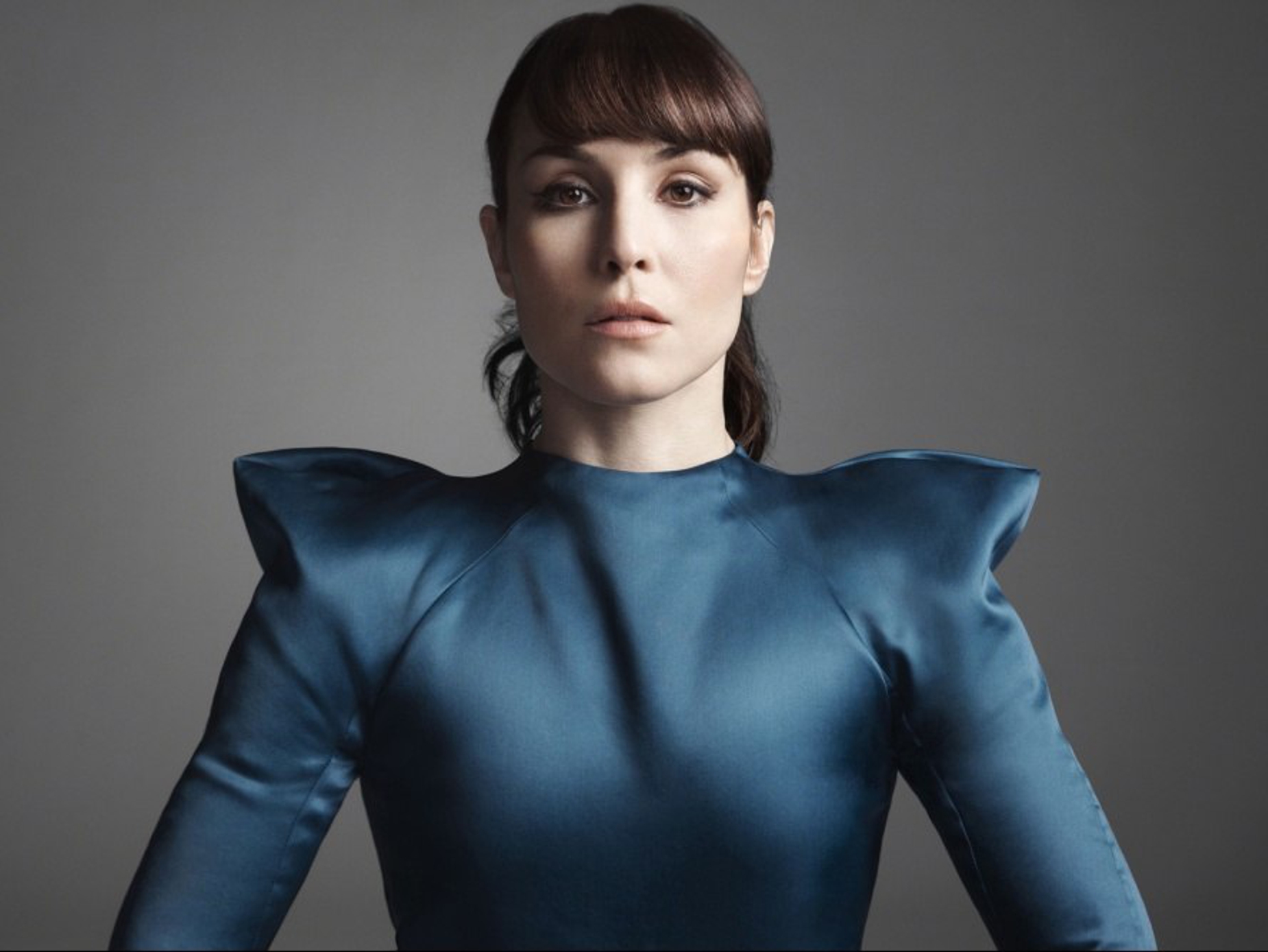Noomi Rapace in a blue dress HD Wallpaper