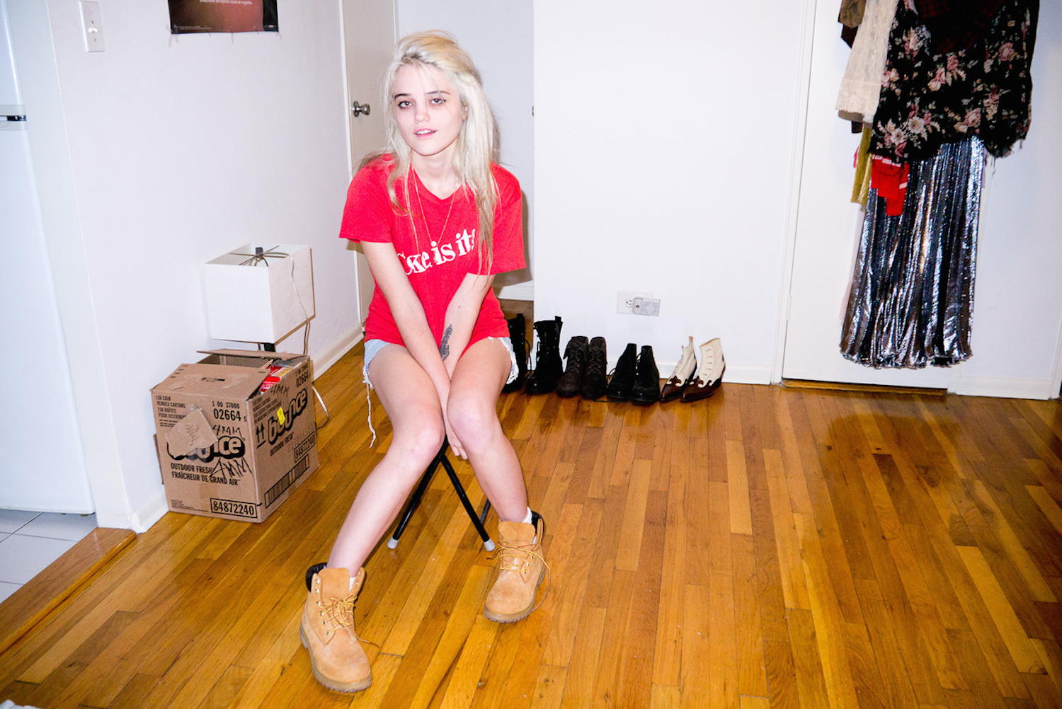 Sky Ferreira HD Wallpaper
