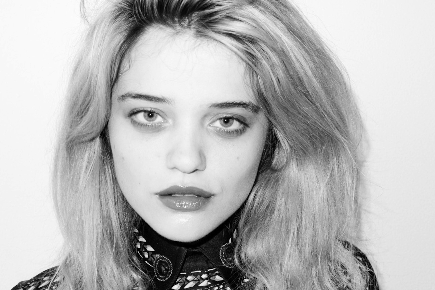 Sky Ferreira portrait HD Wallpaper