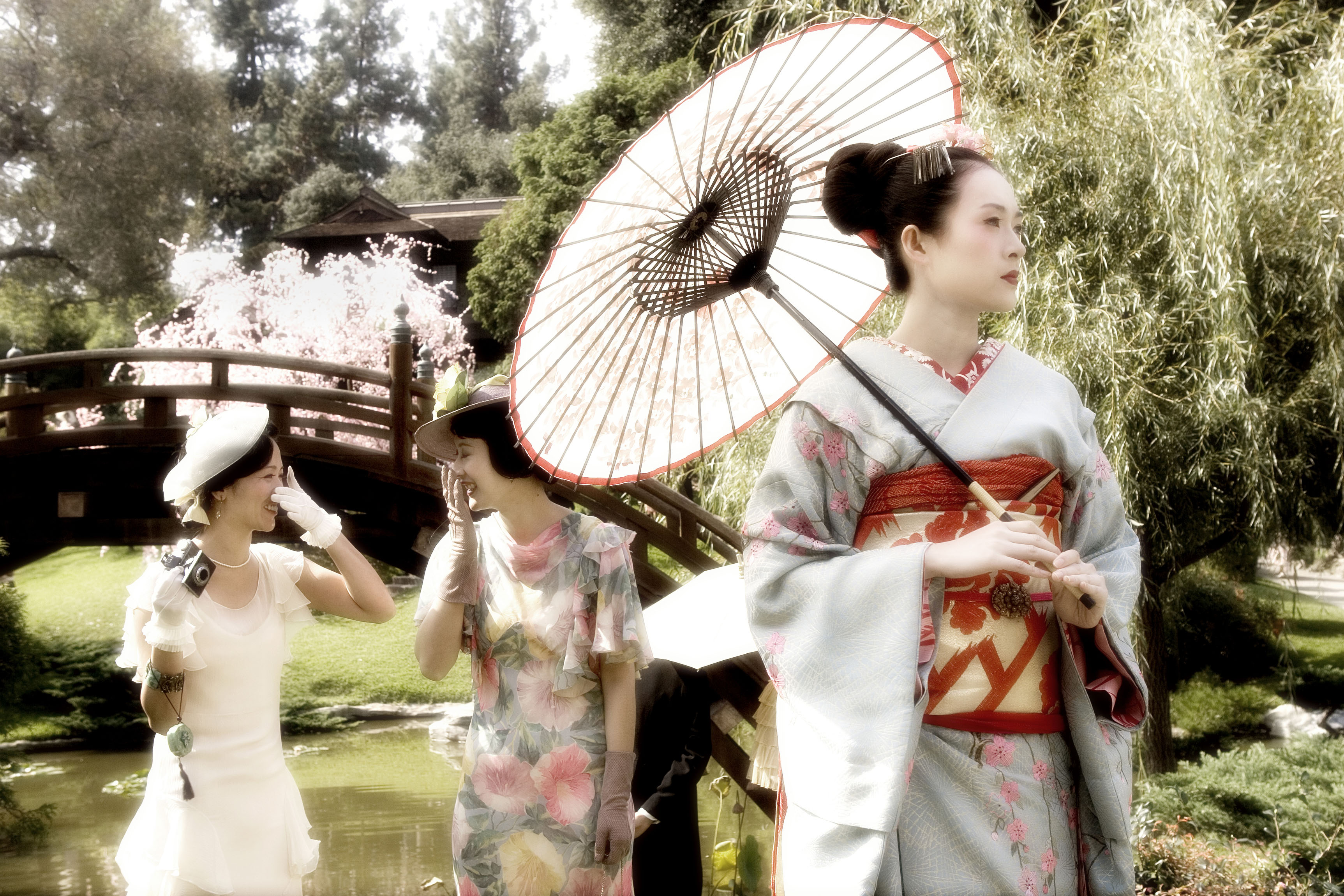 Zhang Ziyi in a Japanese Garden HD Wallpaper