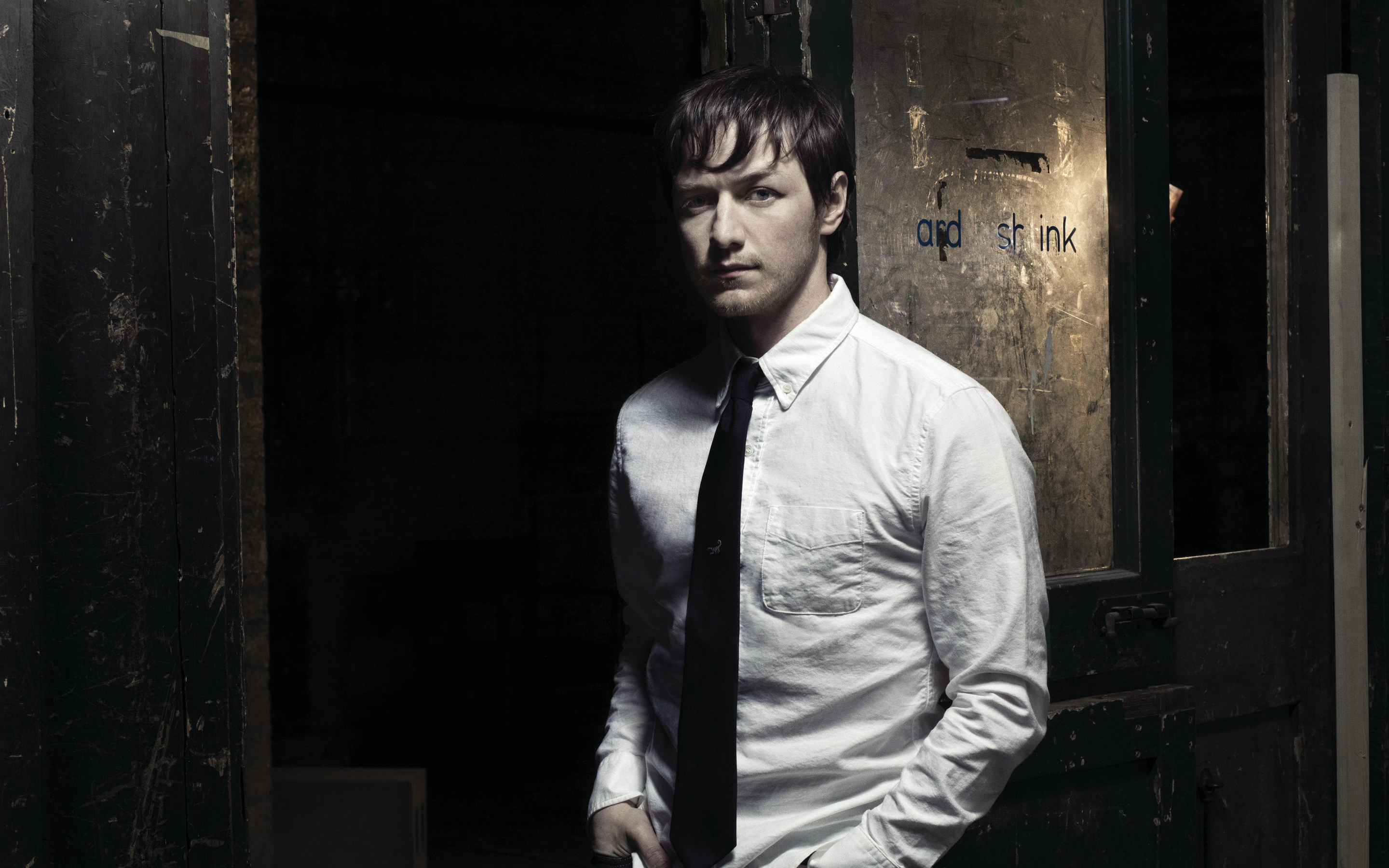 James McAvoy in a white shirt and tie HD Wallpaper