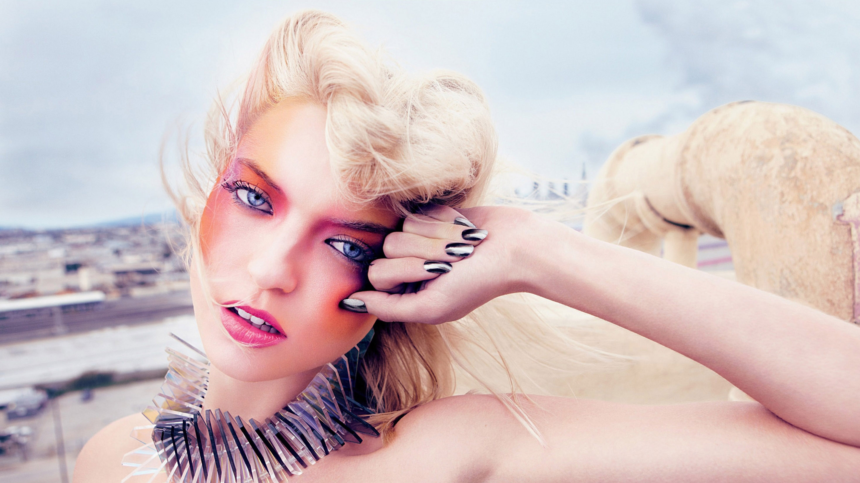 Martha Hunt with avant-garde makeup and jewelry HD Wallpaper