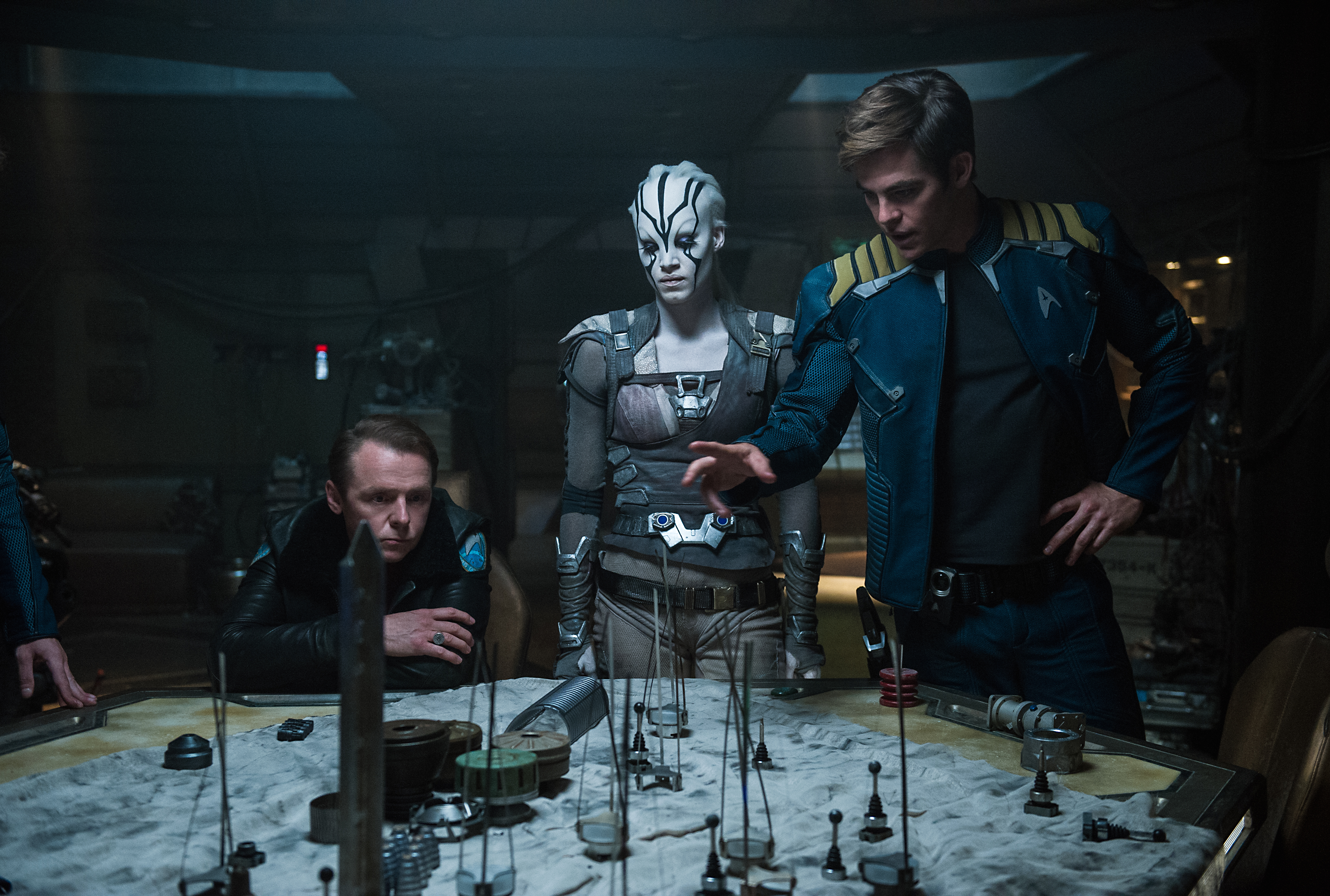 Simon Pegg and crew in Star Trek HD Wallpaper