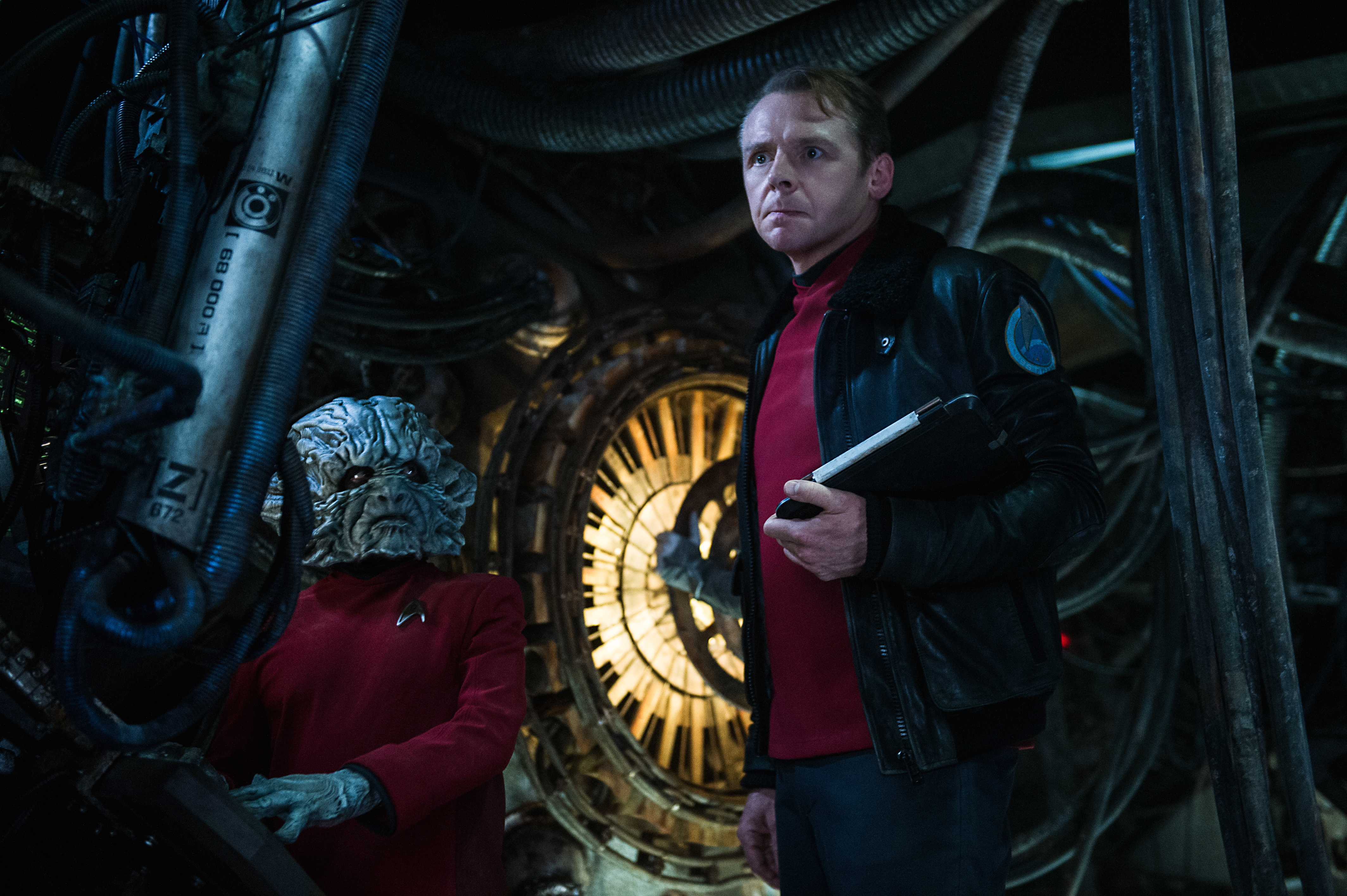 Montgomery Scott and an alien from Star Trek HD Wallpaper