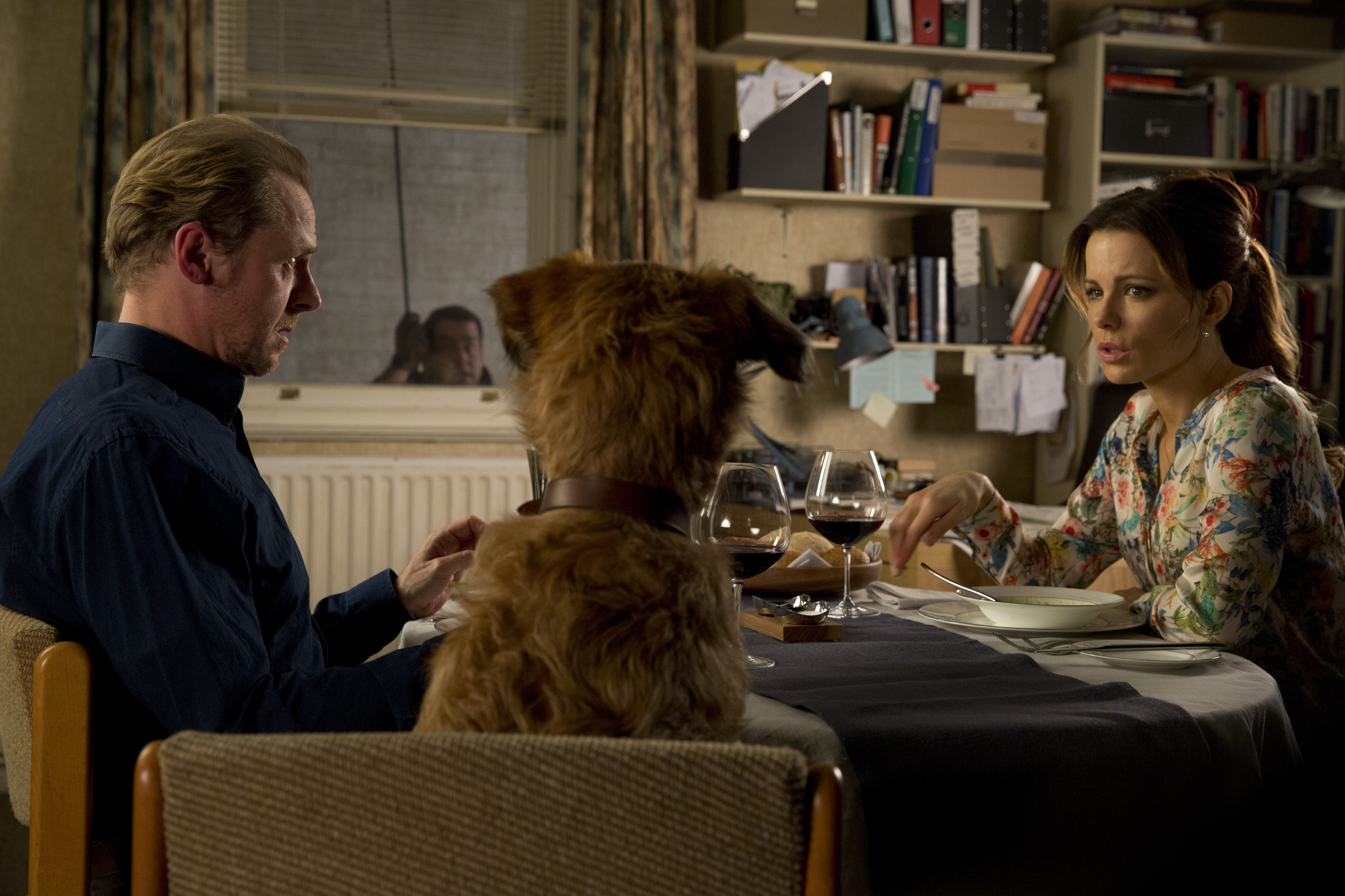 Simon Pegg and Kate Beckinsale with a dog HD Wallpaper