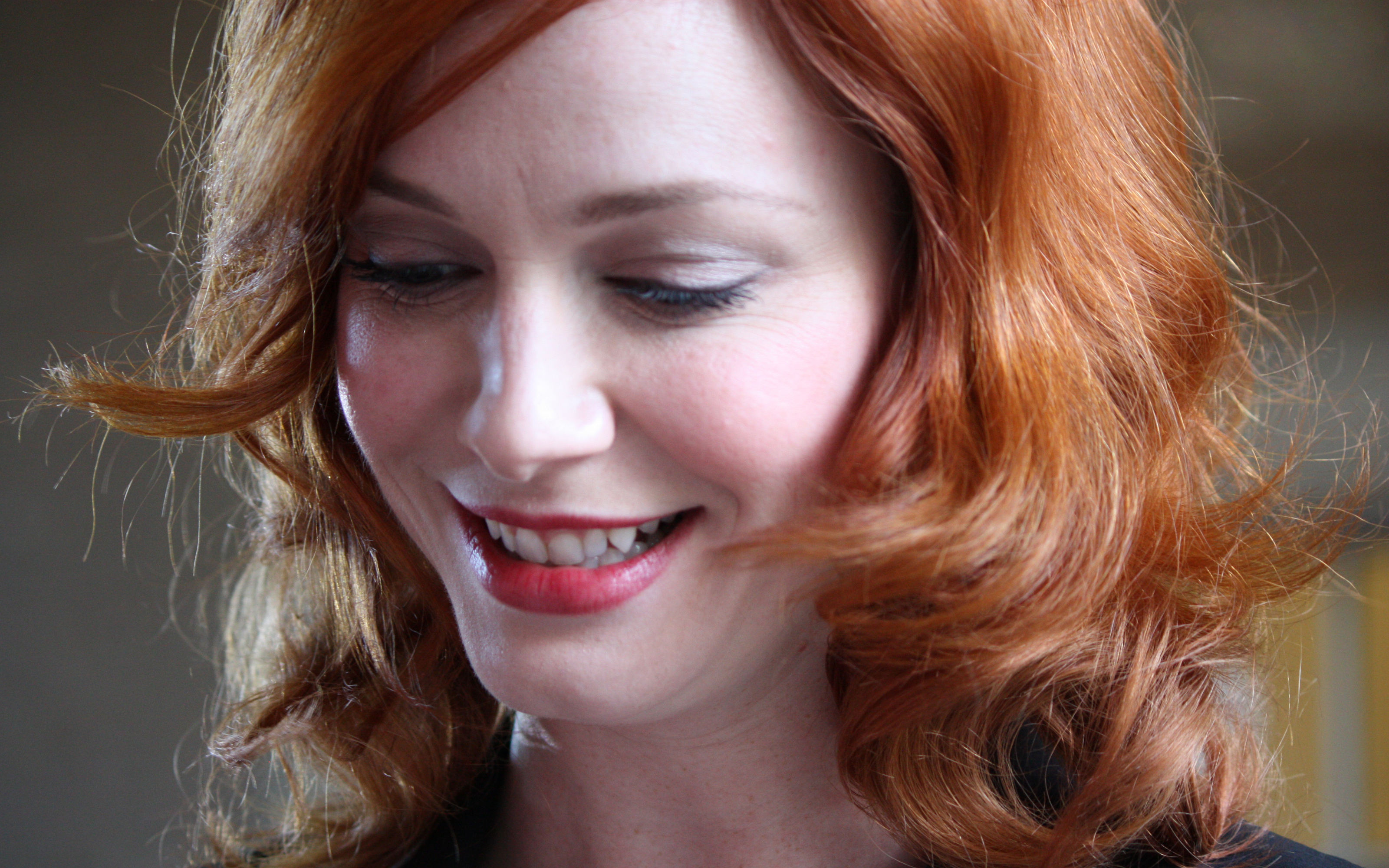 Christina Hendricks HD Wallpaper