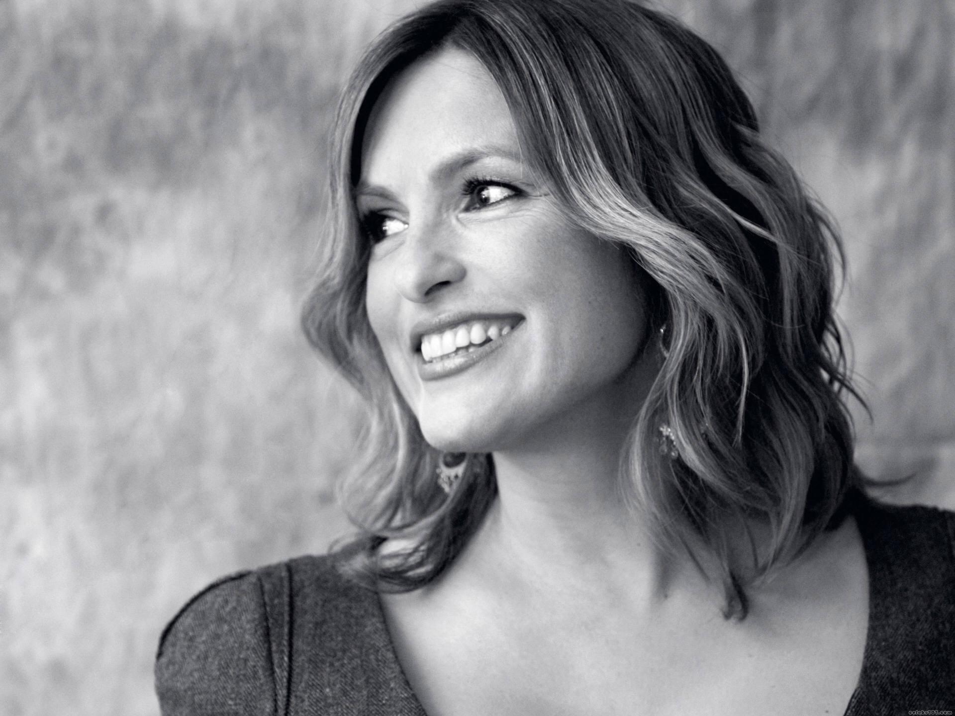 Mariska Hargitay HD Wallpaper