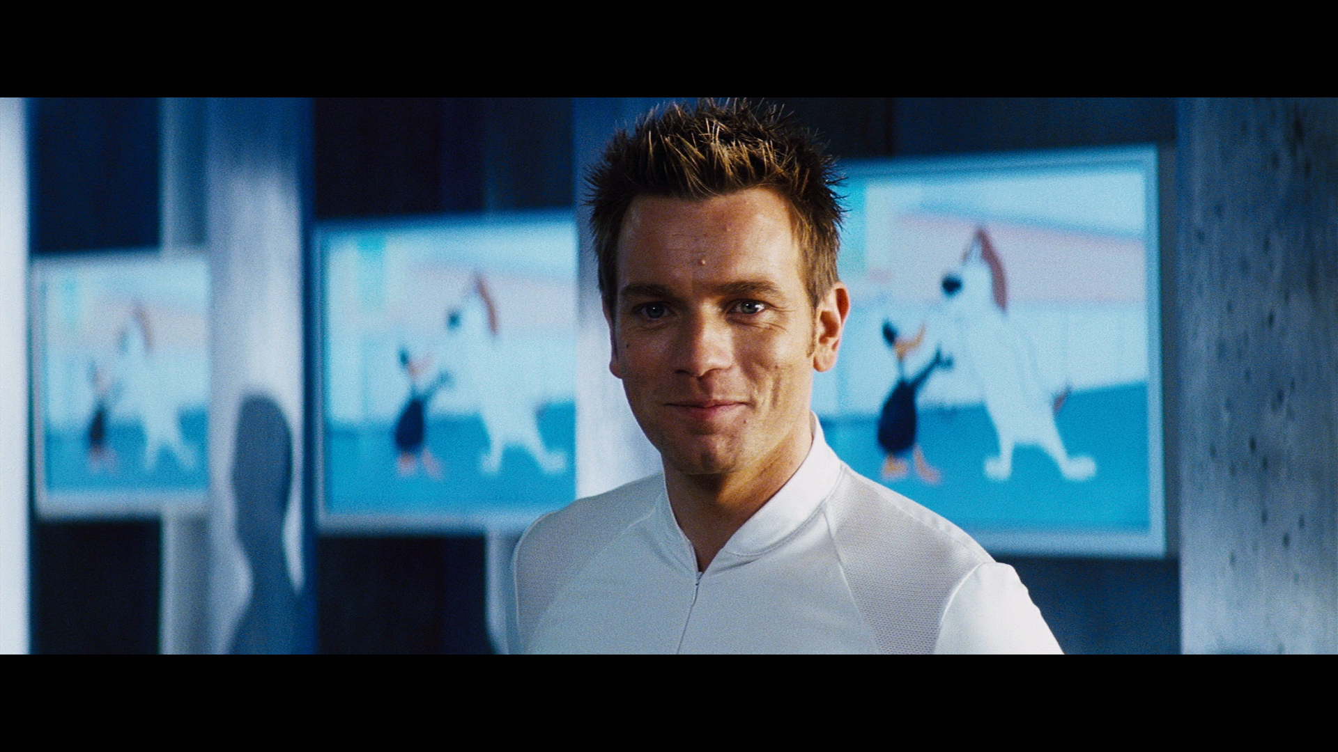 Ewan McGregor in a white uniform HD Wallpaper