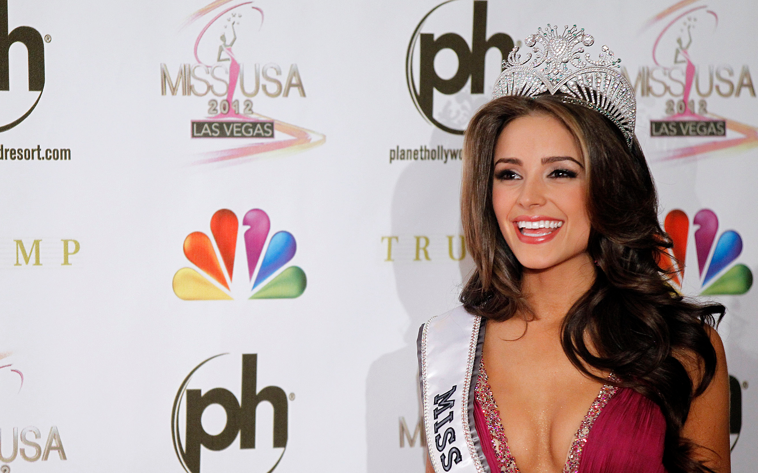 Olivia Culpo at Miss USA 2012 HD Wallpaper