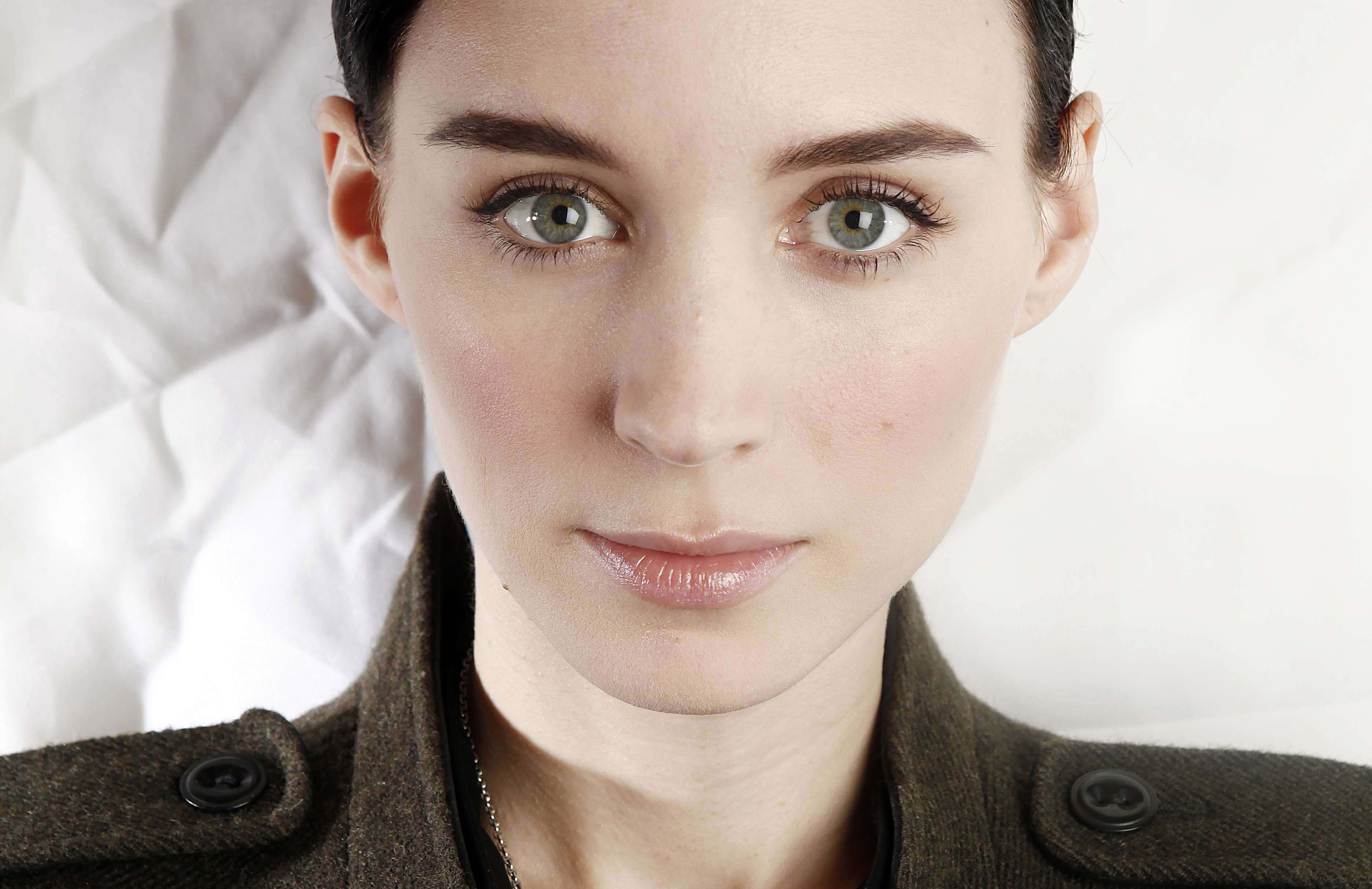 Rooney Mara portrait HD Wallpaper