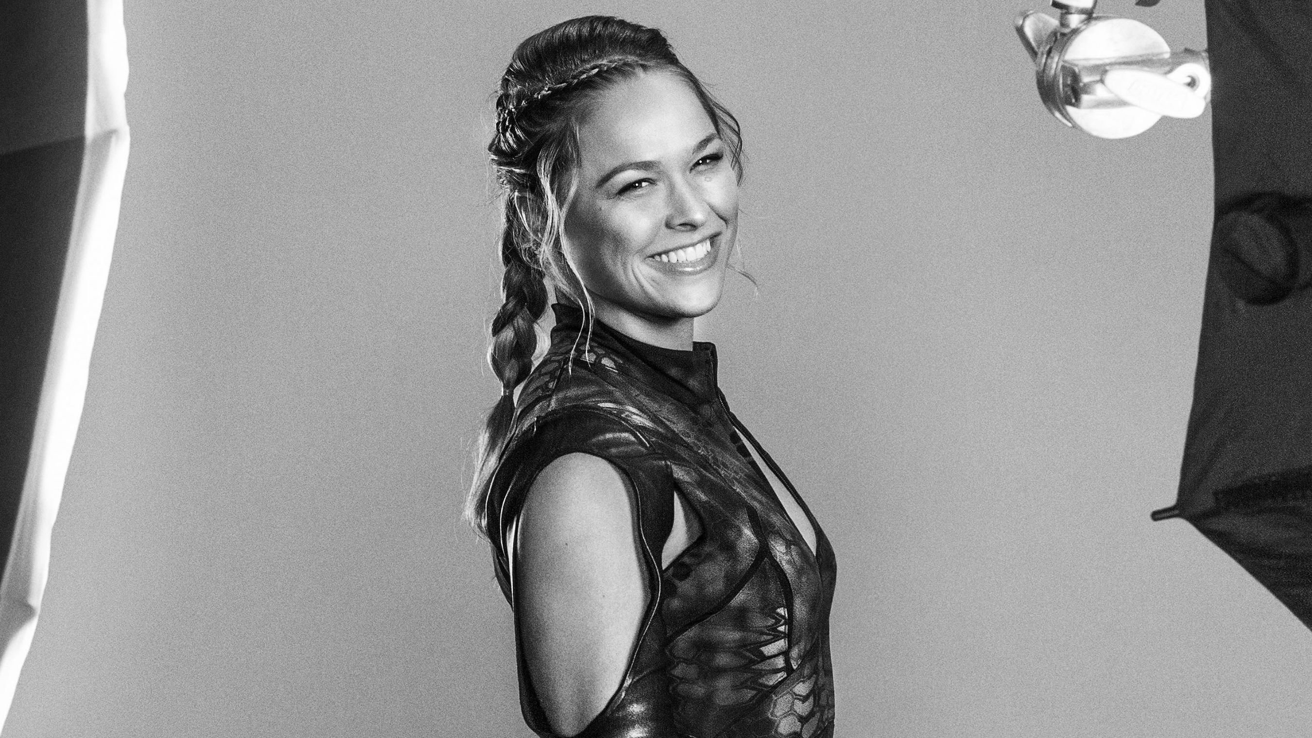 Ronda Rousey in a black costume HD Wallpaper
