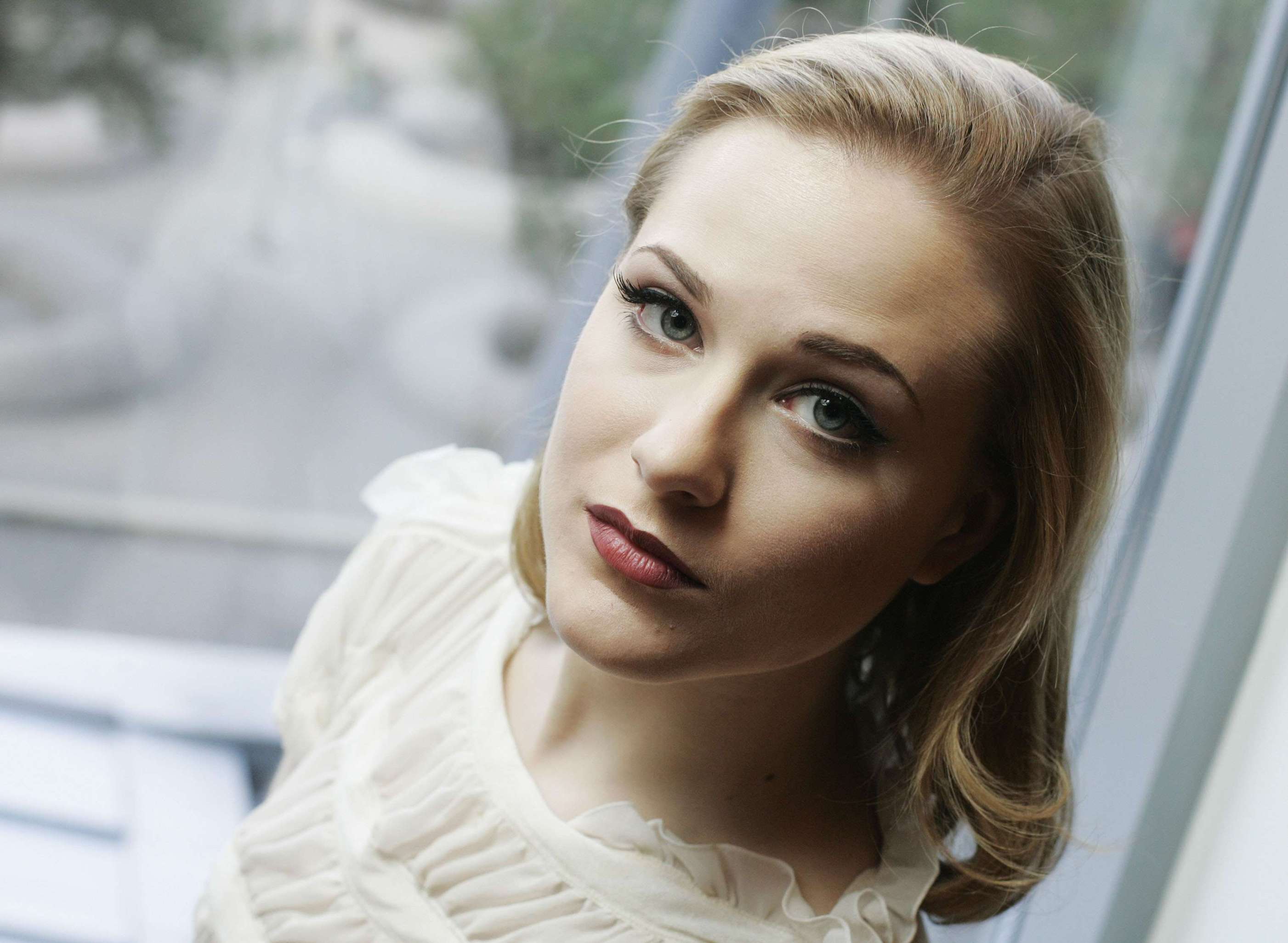 Evan Rachel Wood HD Wallpaper