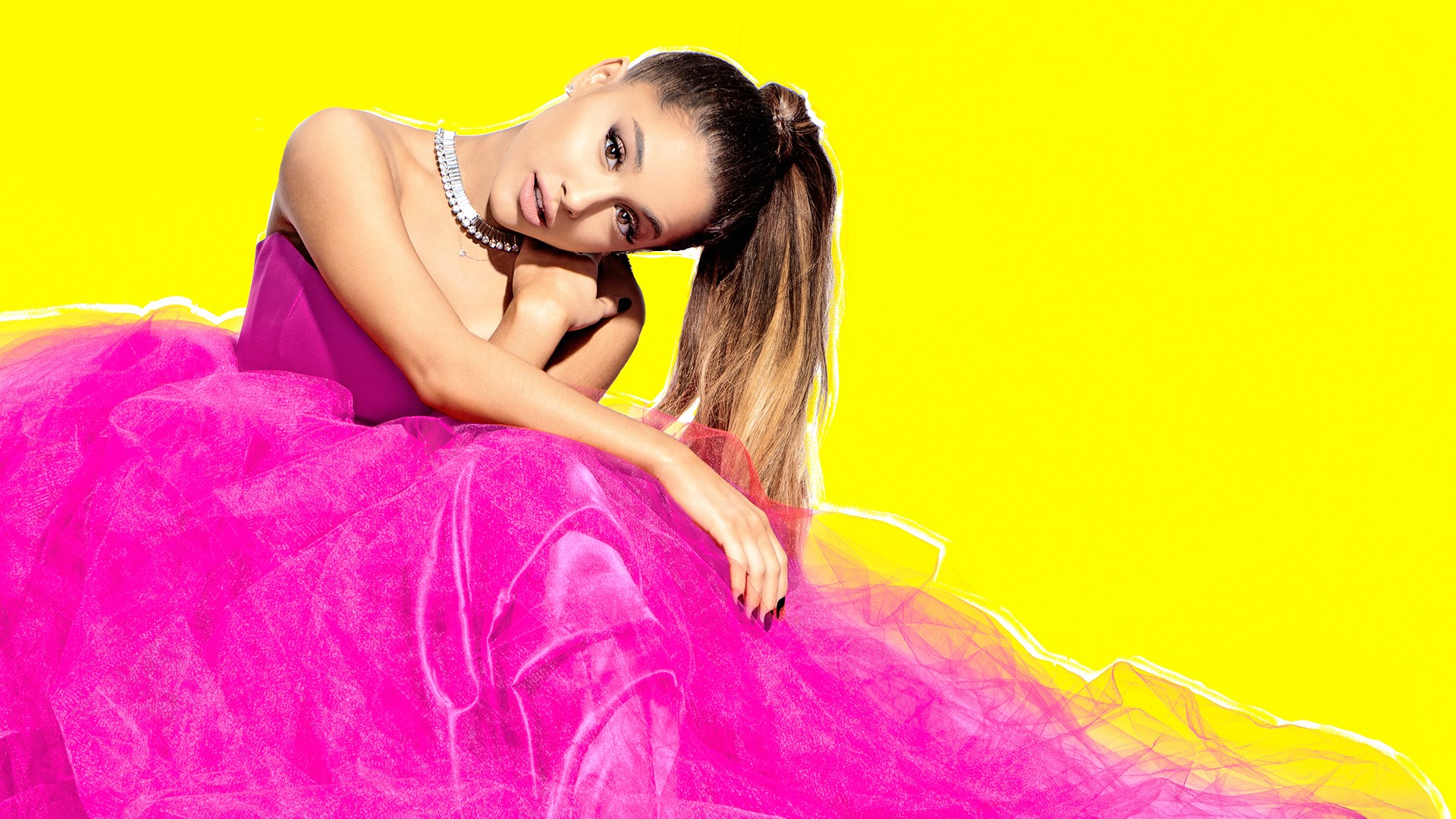 Ariana Grande in a pink dress HD Wallpaper