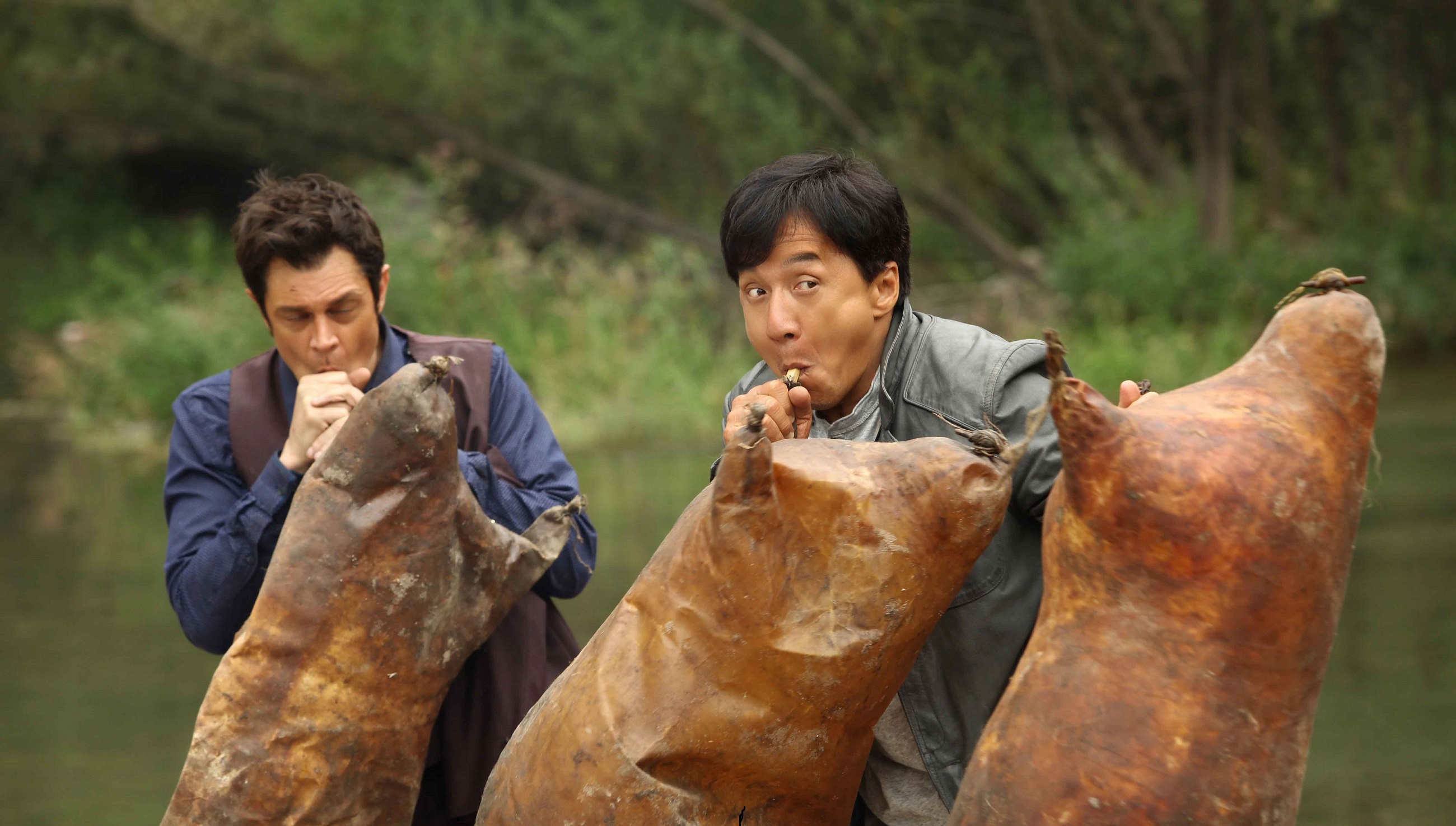 Jackie Chan and Johnny Knoxville with food HD Wallpaper