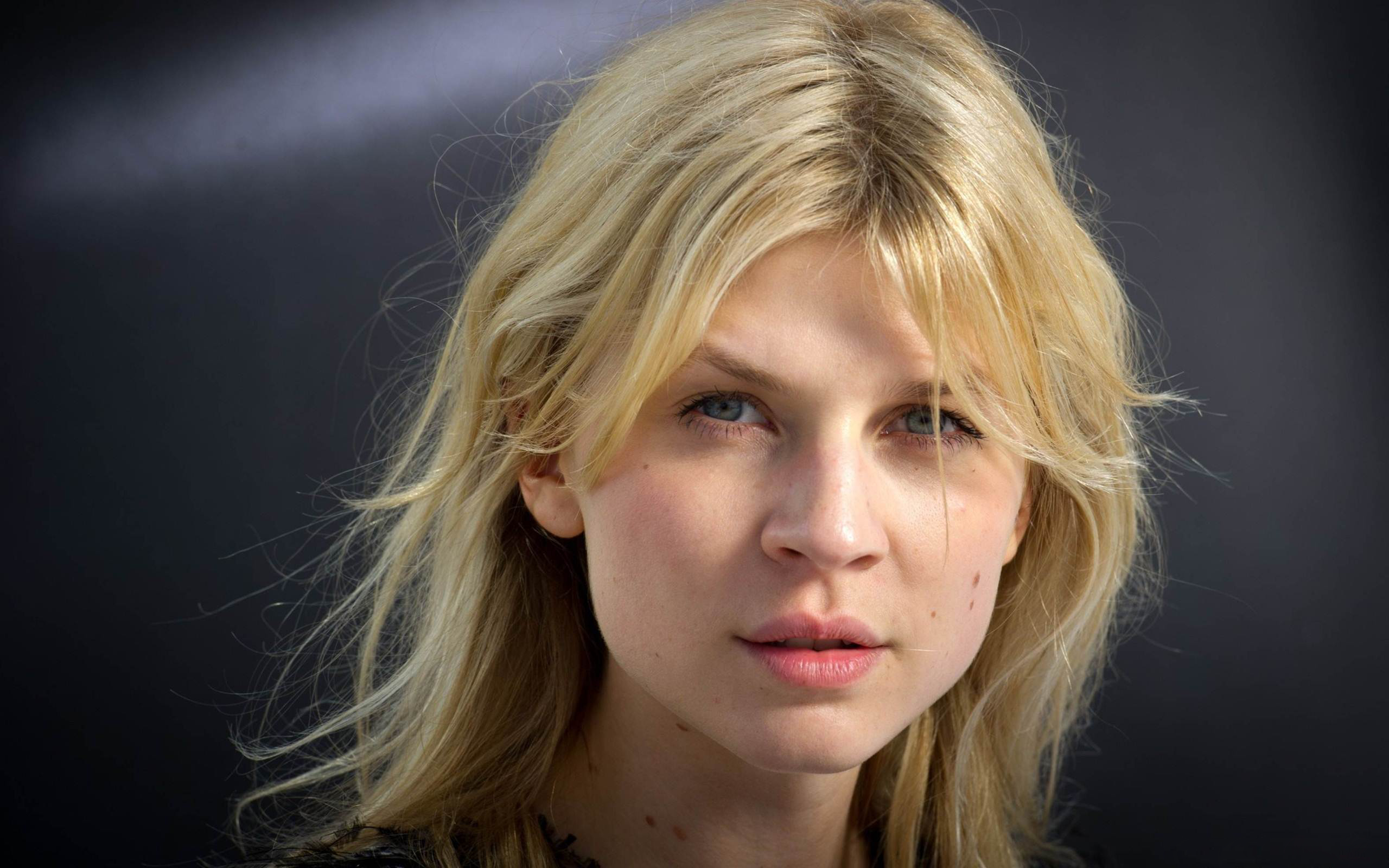 Clémence Poésy portrait HD Wallpaper
