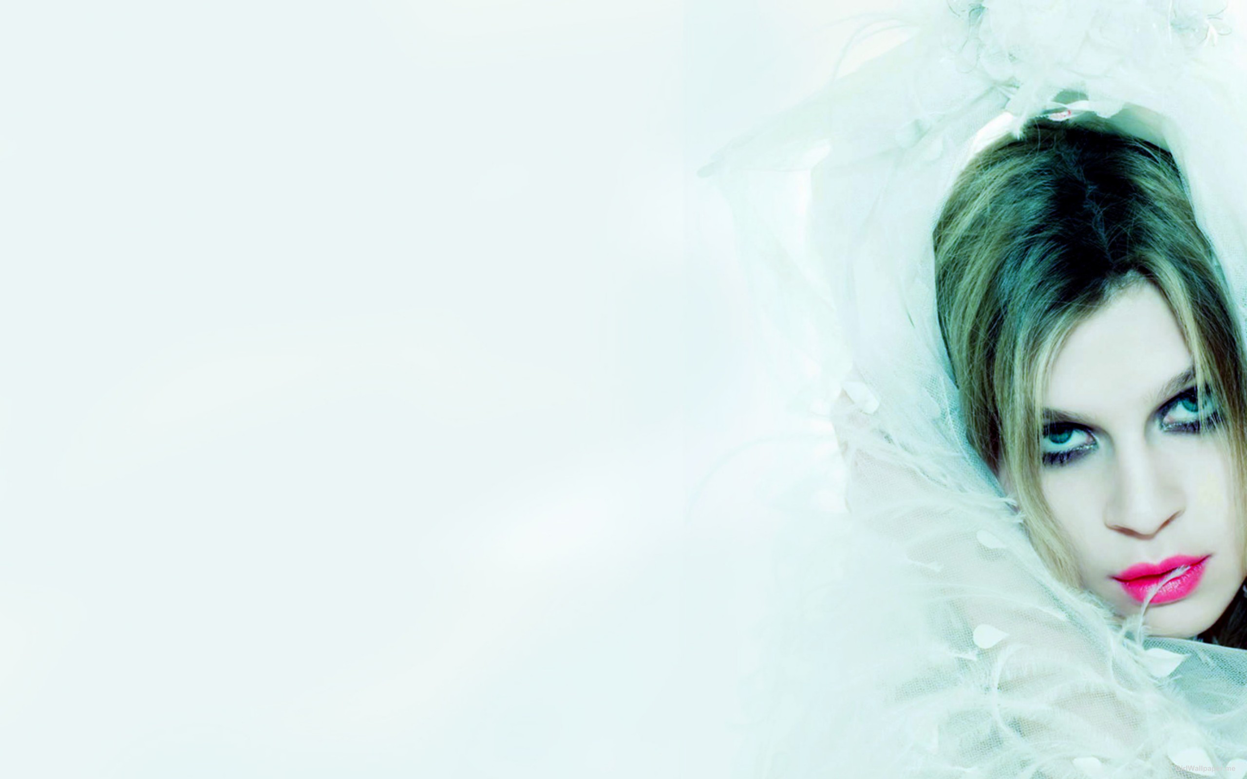 Clémence Poésy HD Wallpaper