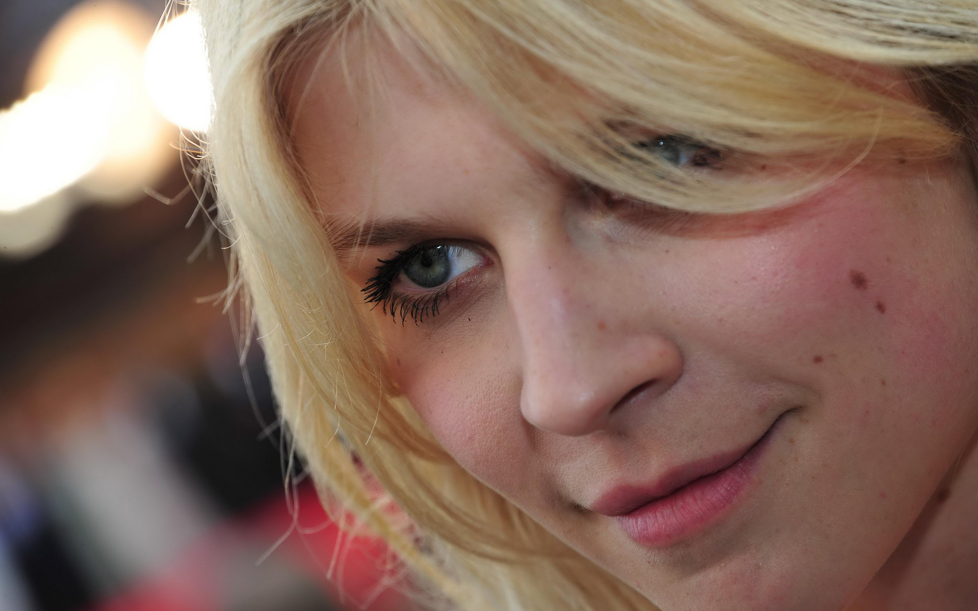 Clémence Poésy close-up portrait HD Wallpaper